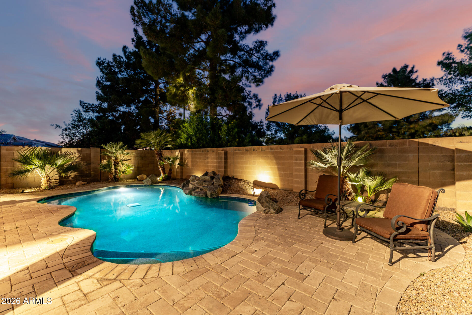 1272 W LYNX Way