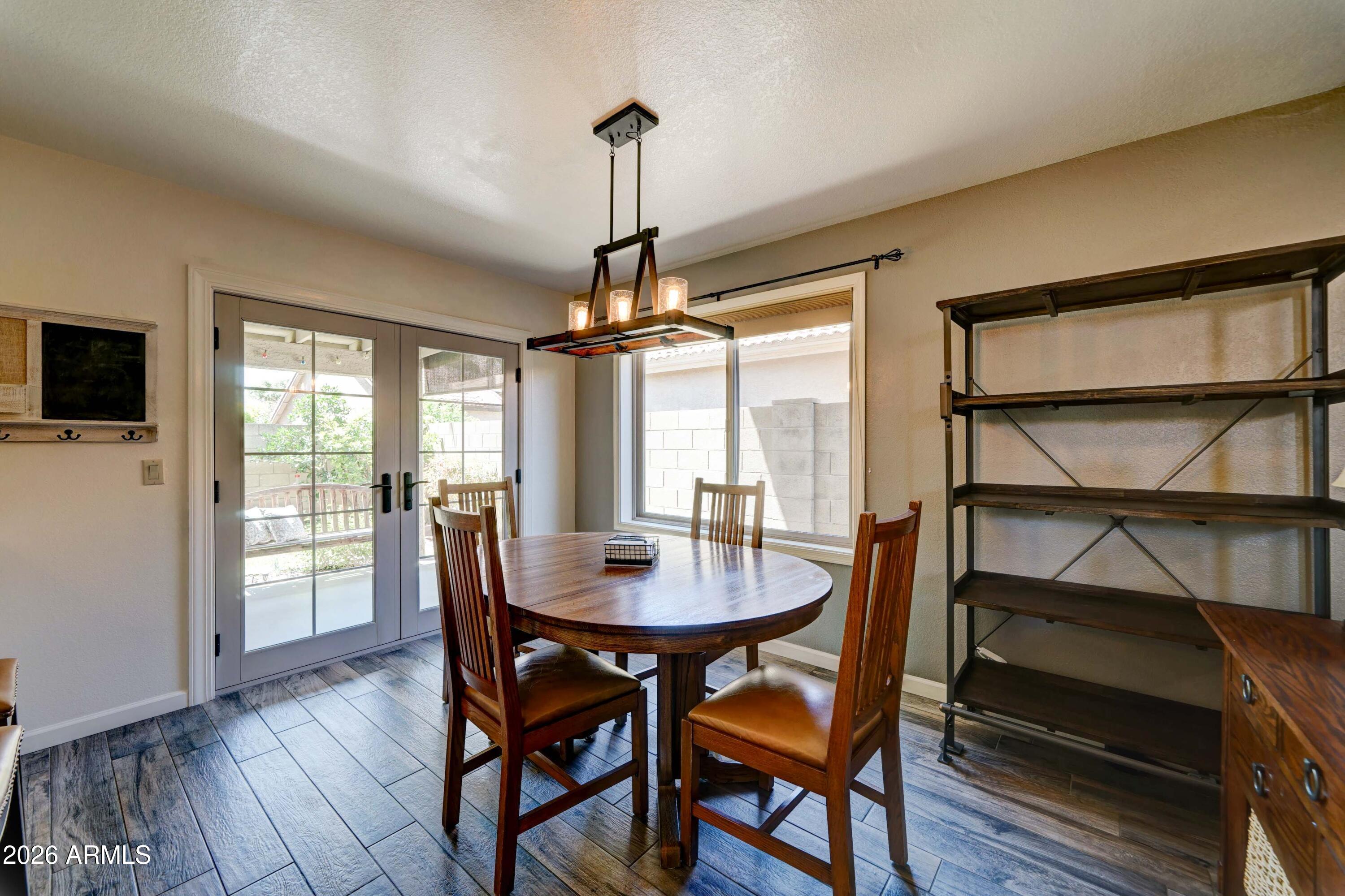 4427 E MOUNTAIN VISTA Drive