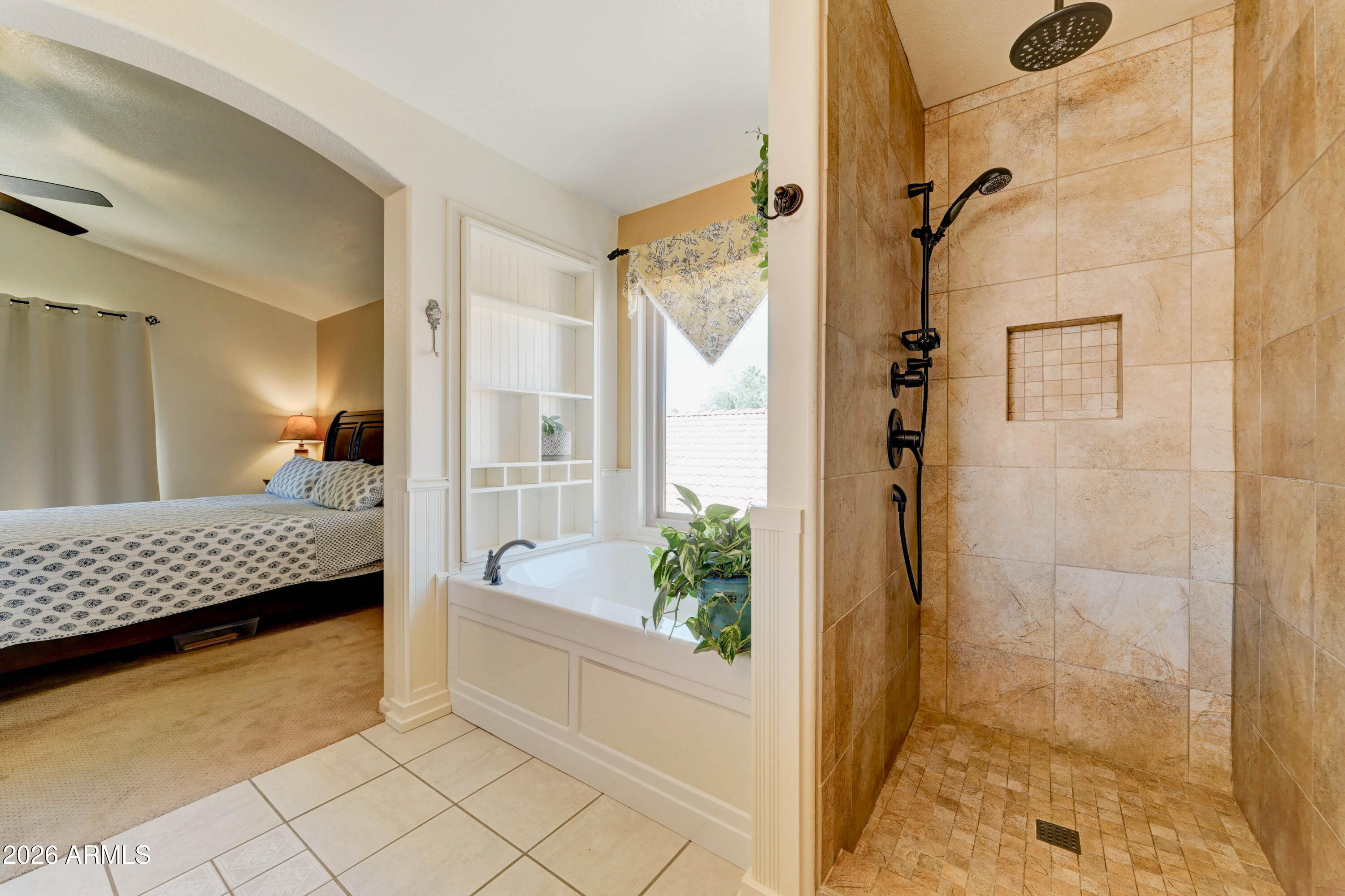 4427 E MOUNTAIN VISTA Drive