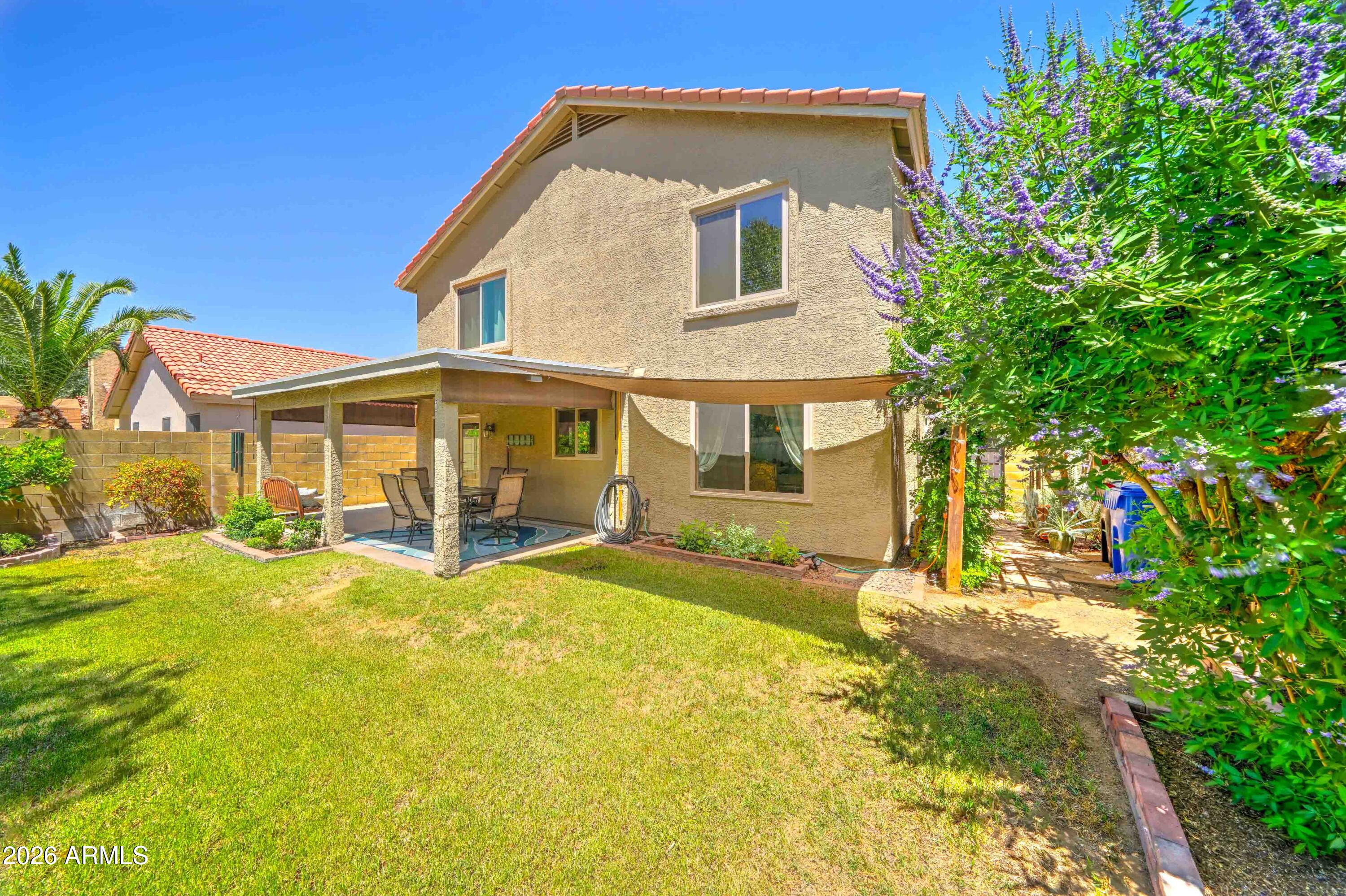 4427 E MOUNTAIN VISTA Drive