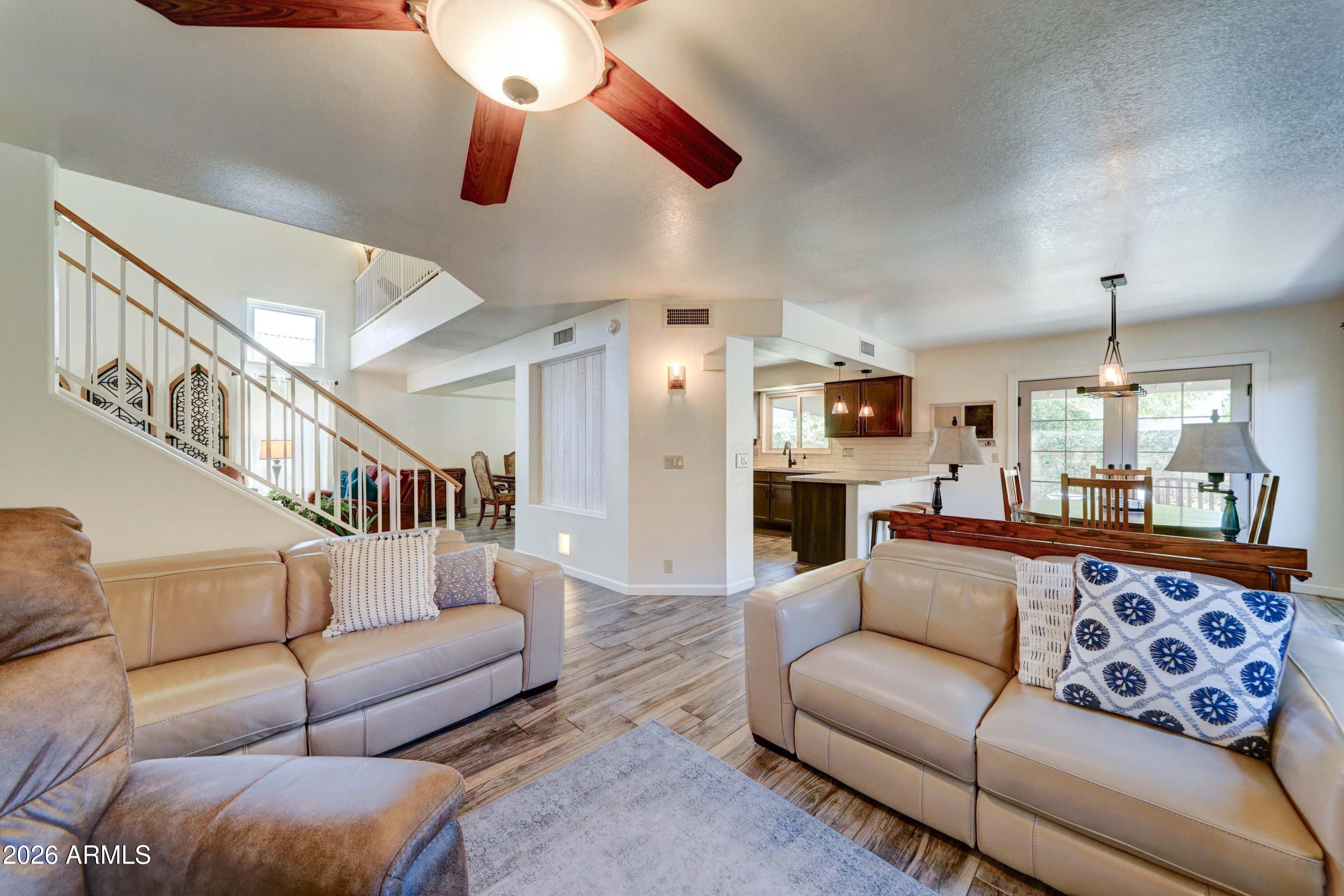 4427 E MOUNTAIN VISTA Drive