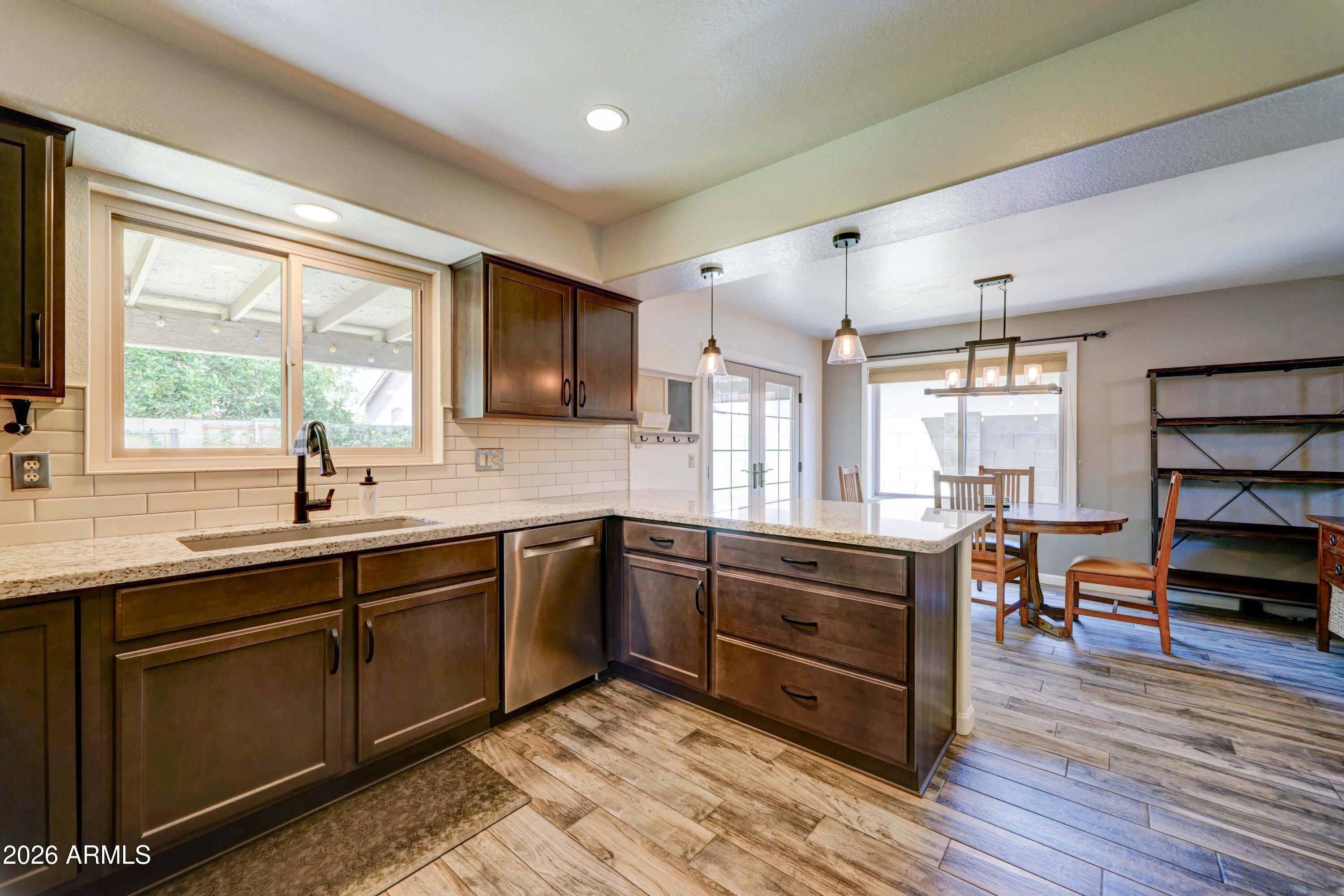 4427 E MOUNTAIN VISTA Drive