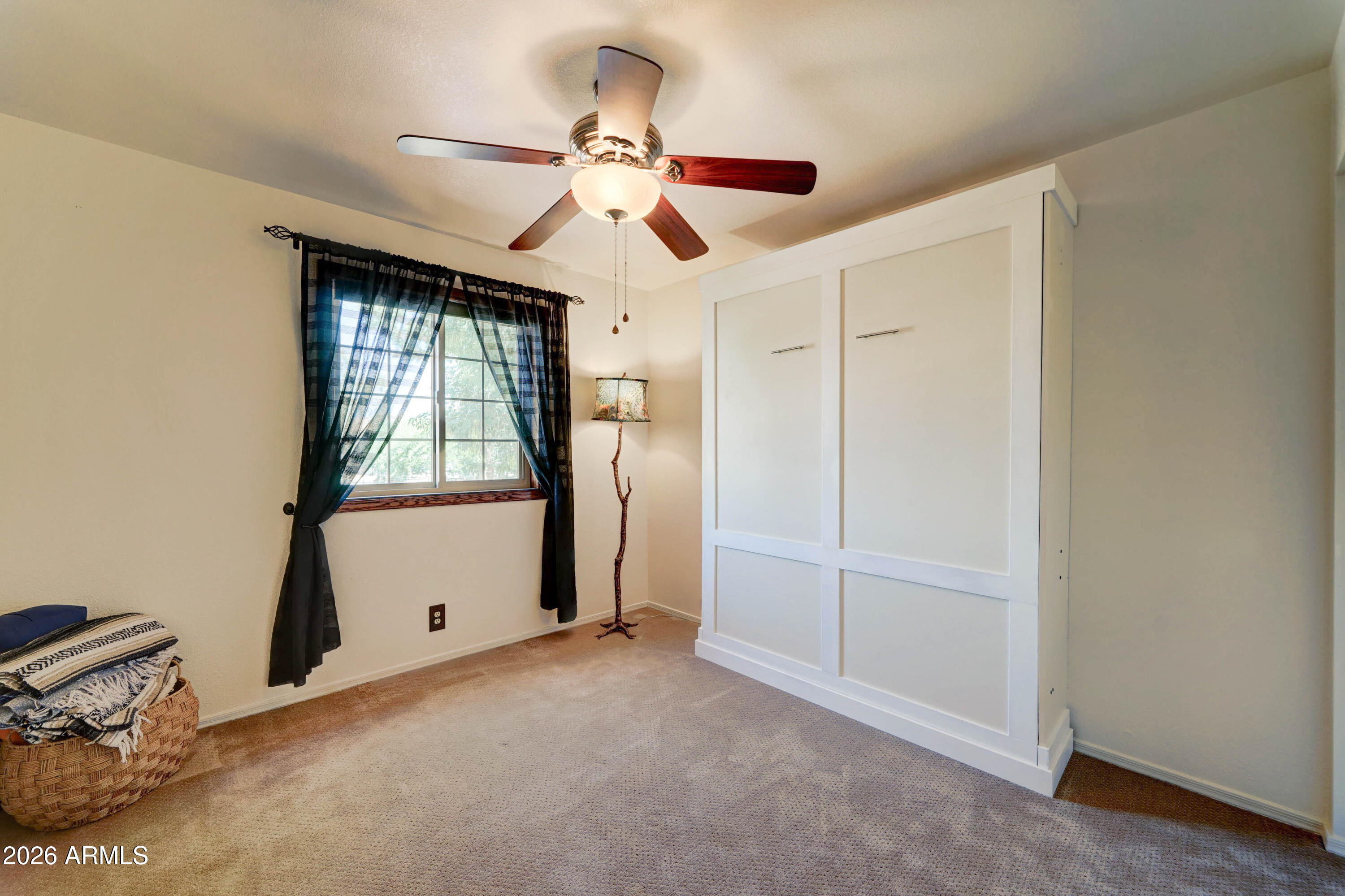 4427 E MOUNTAIN VISTA Drive