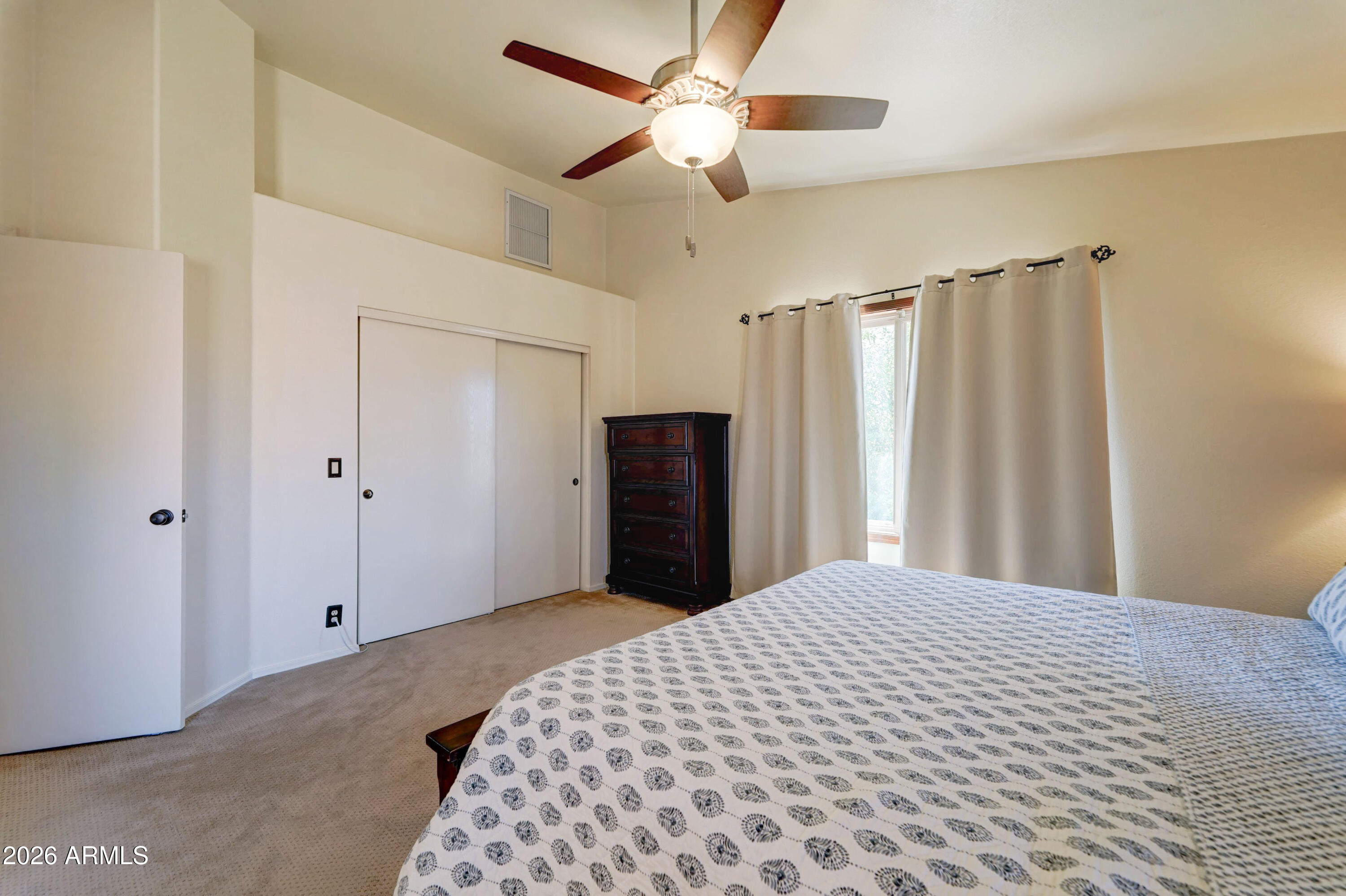 4427 E MOUNTAIN VISTA Drive