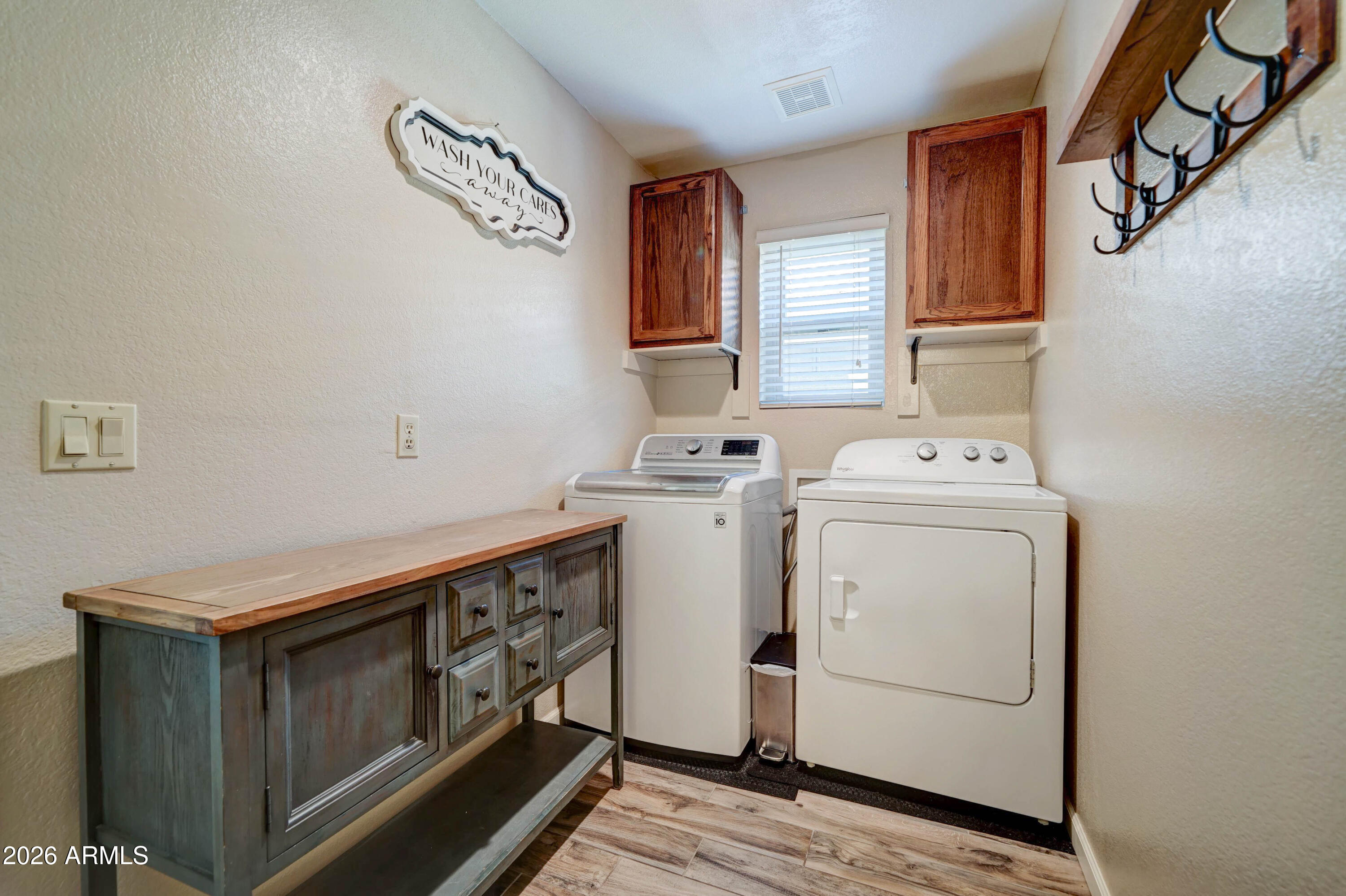 4427 E MOUNTAIN VISTA Drive
