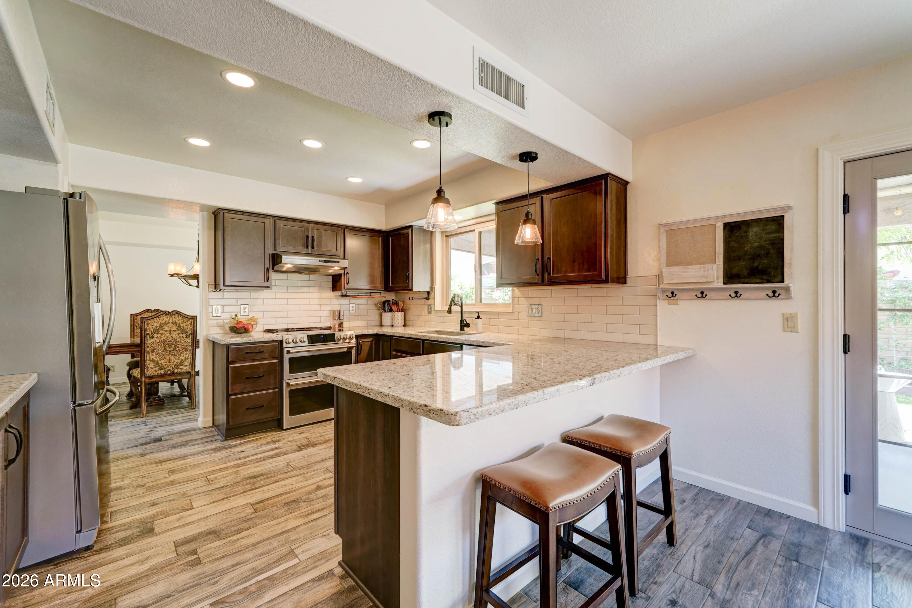 4427 E MOUNTAIN VISTA Drive