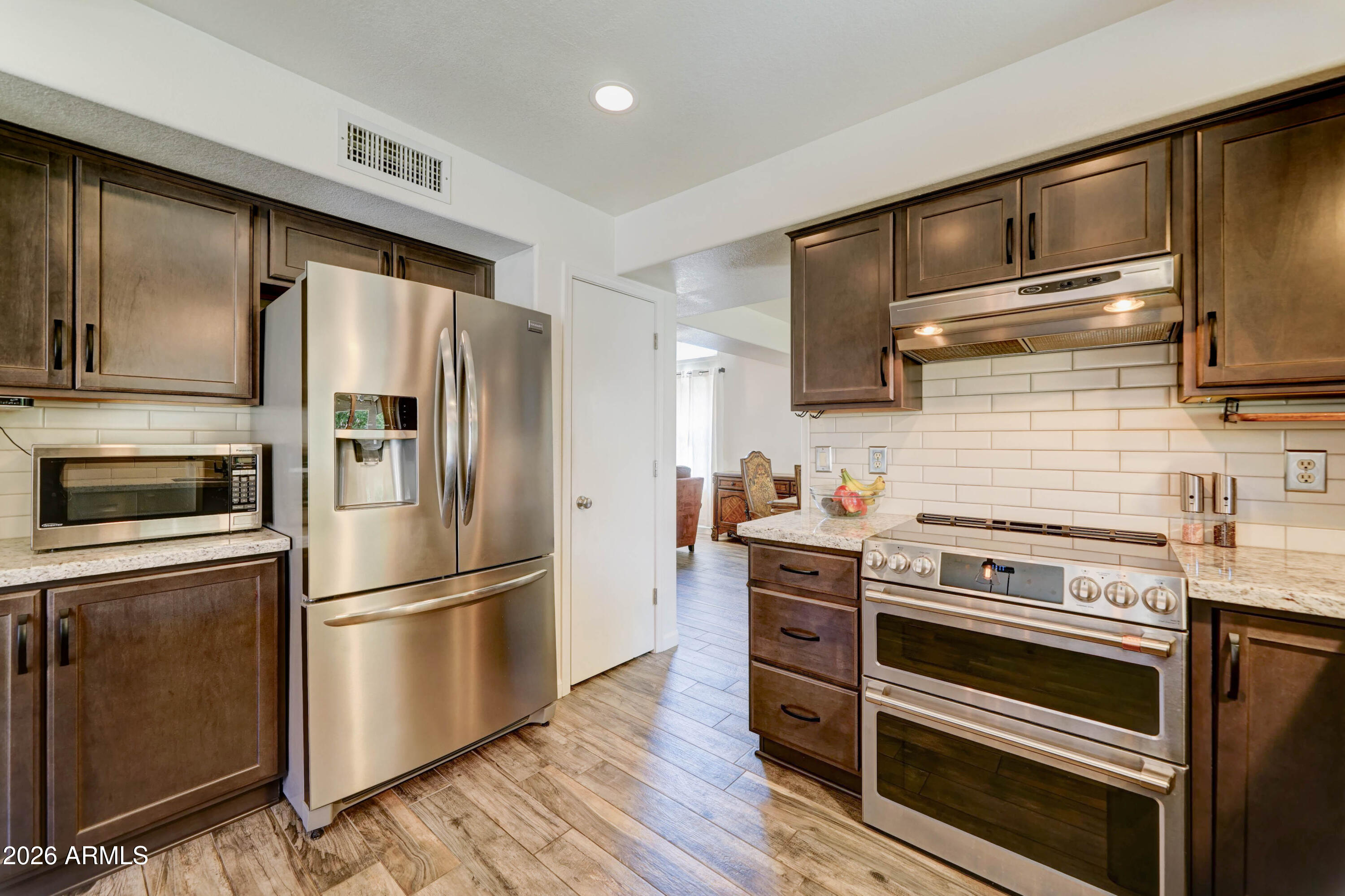 4427 E MOUNTAIN VISTA Drive