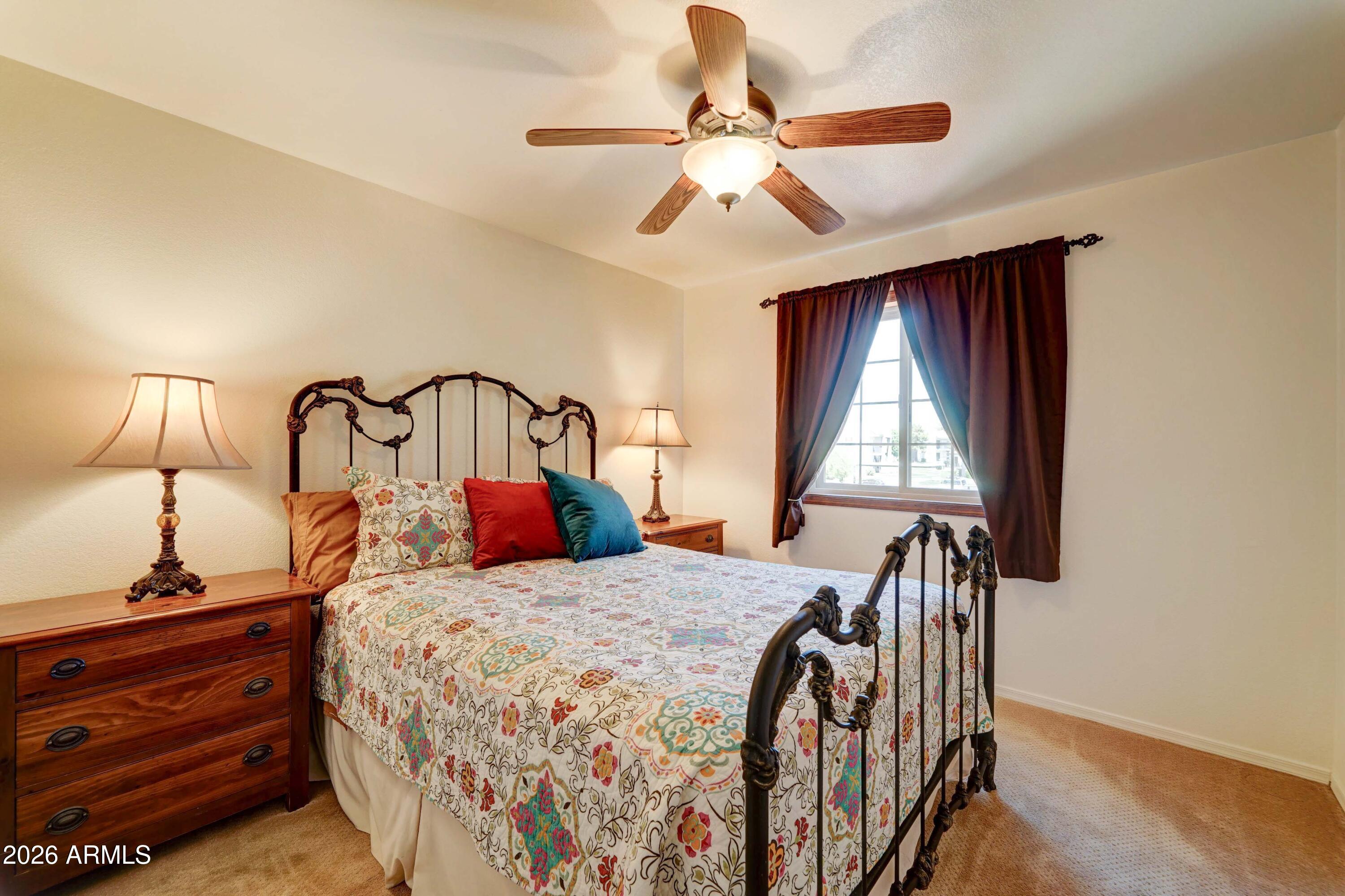 4427 E MOUNTAIN VISTA Drive