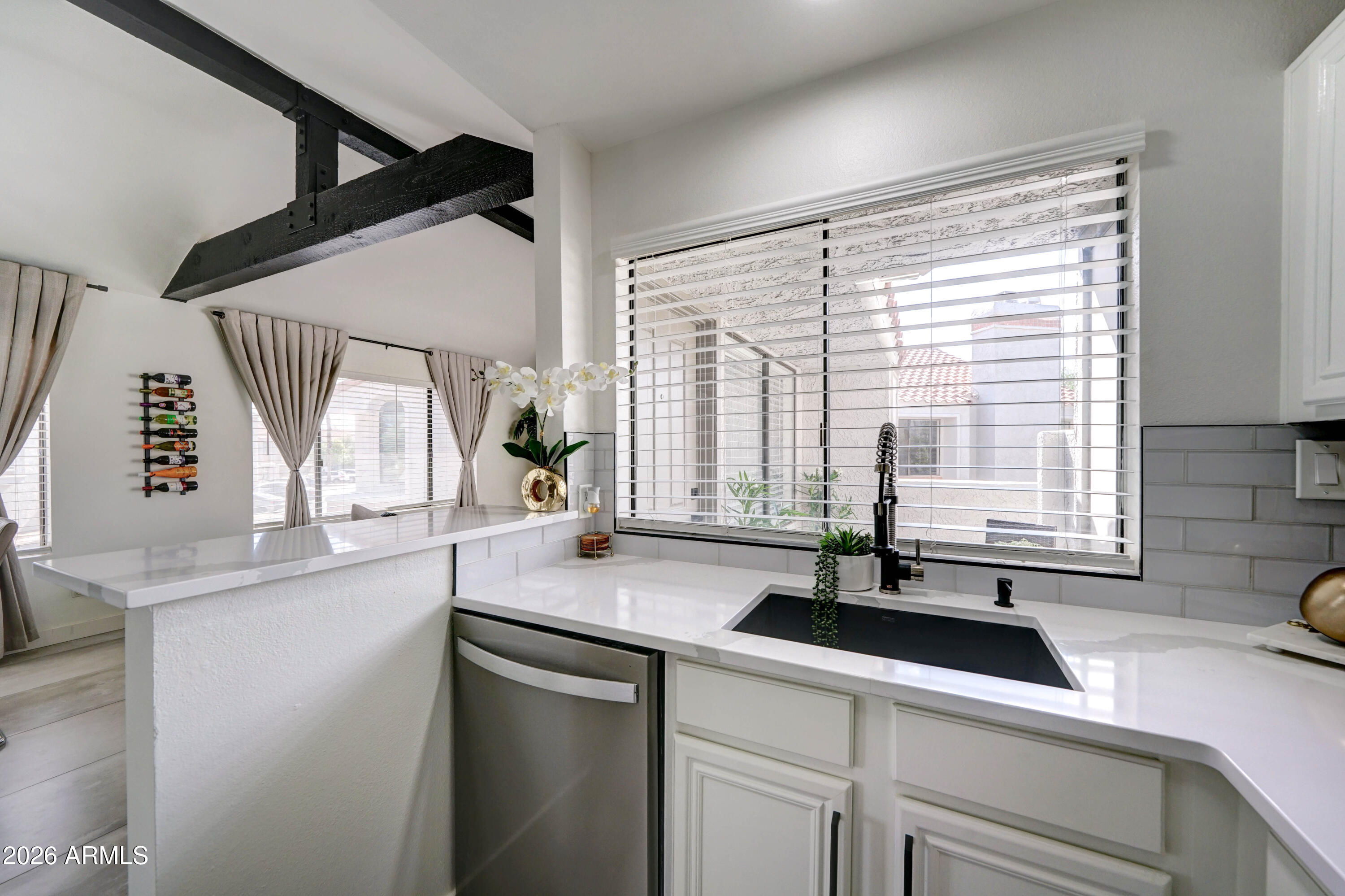10115 E MOUNTAIN VIEW Road 2022