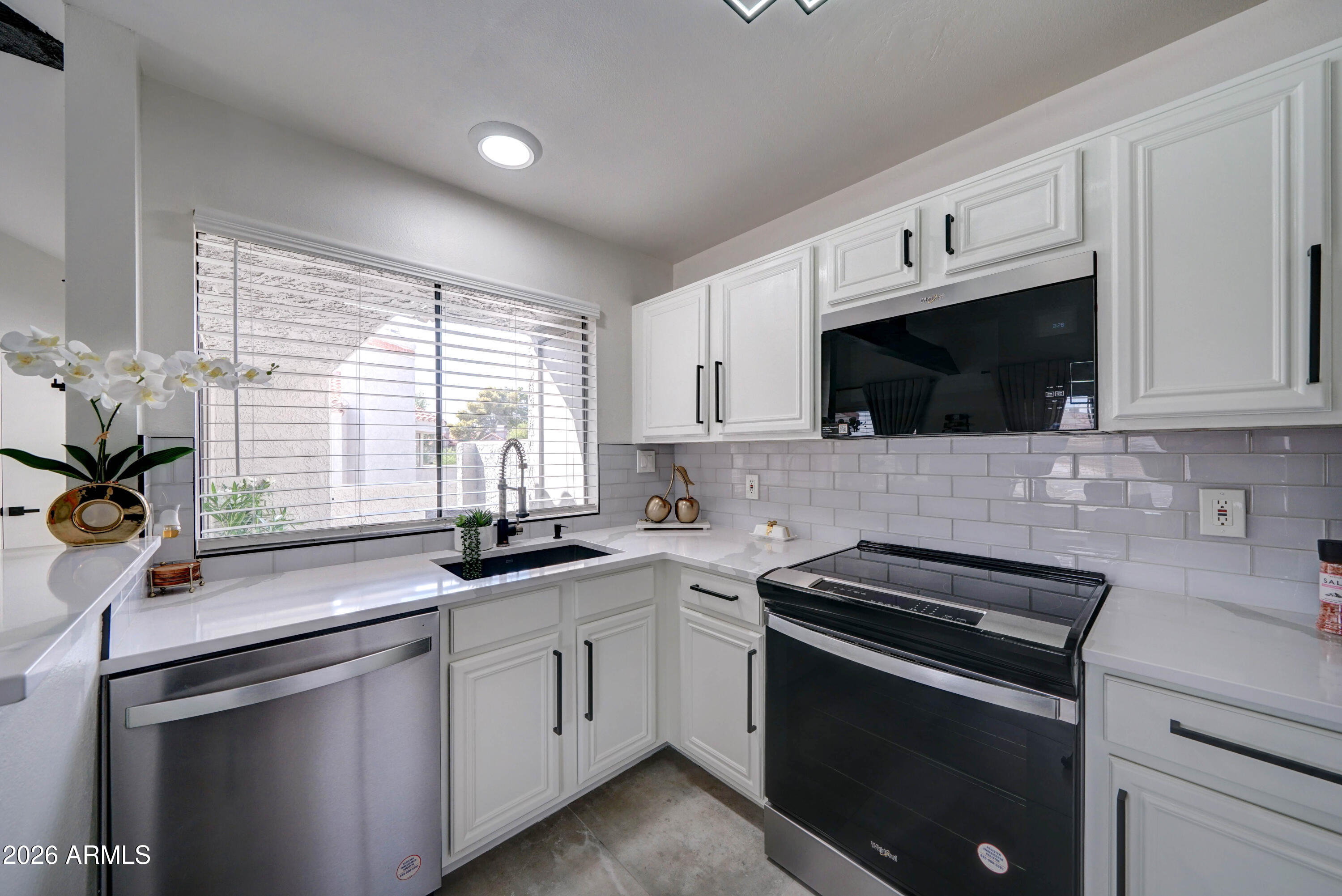 10115 E MOUNTAIN VIEW Road 2022
