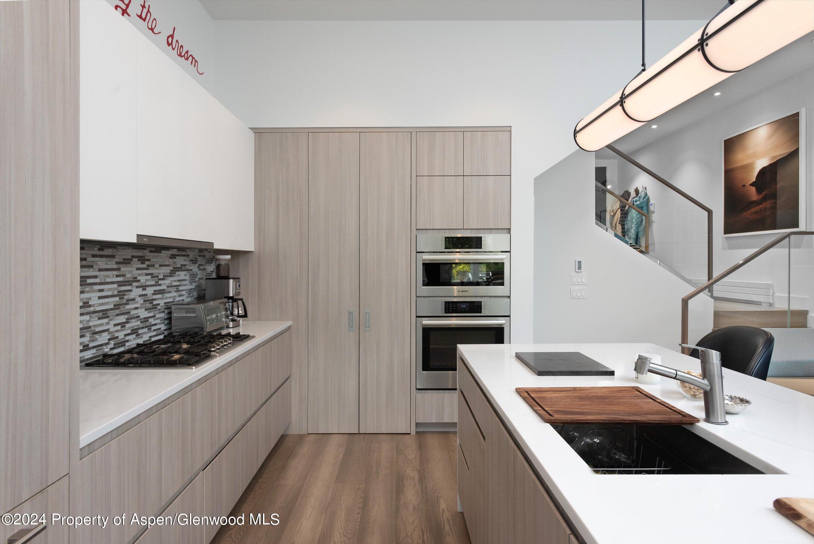 155 Lone Pine Road, Unit 8