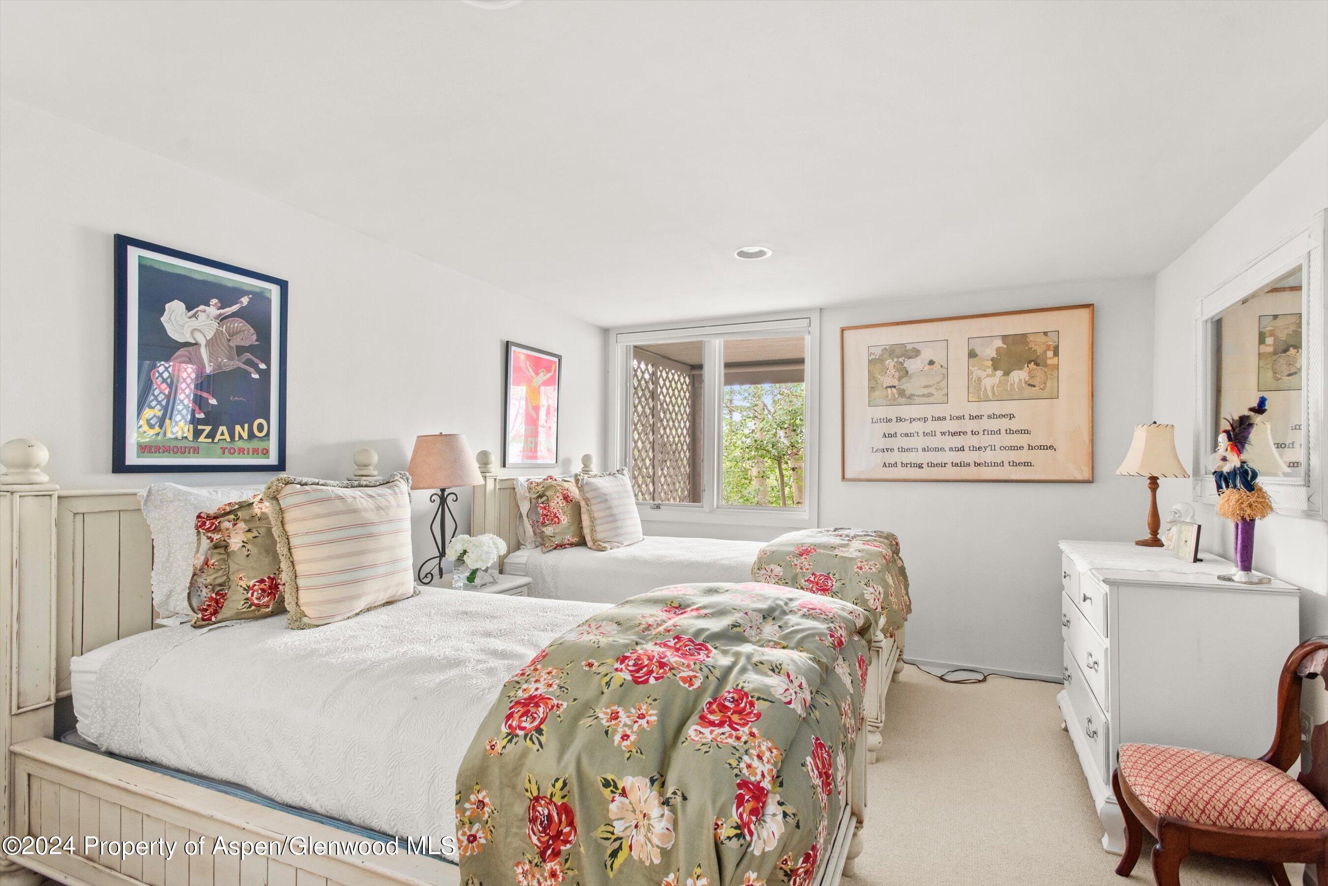 209 Larkspur Lane