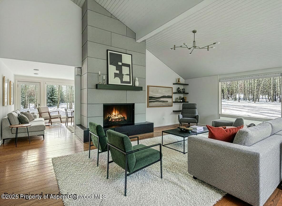 209 Larkspur Lane