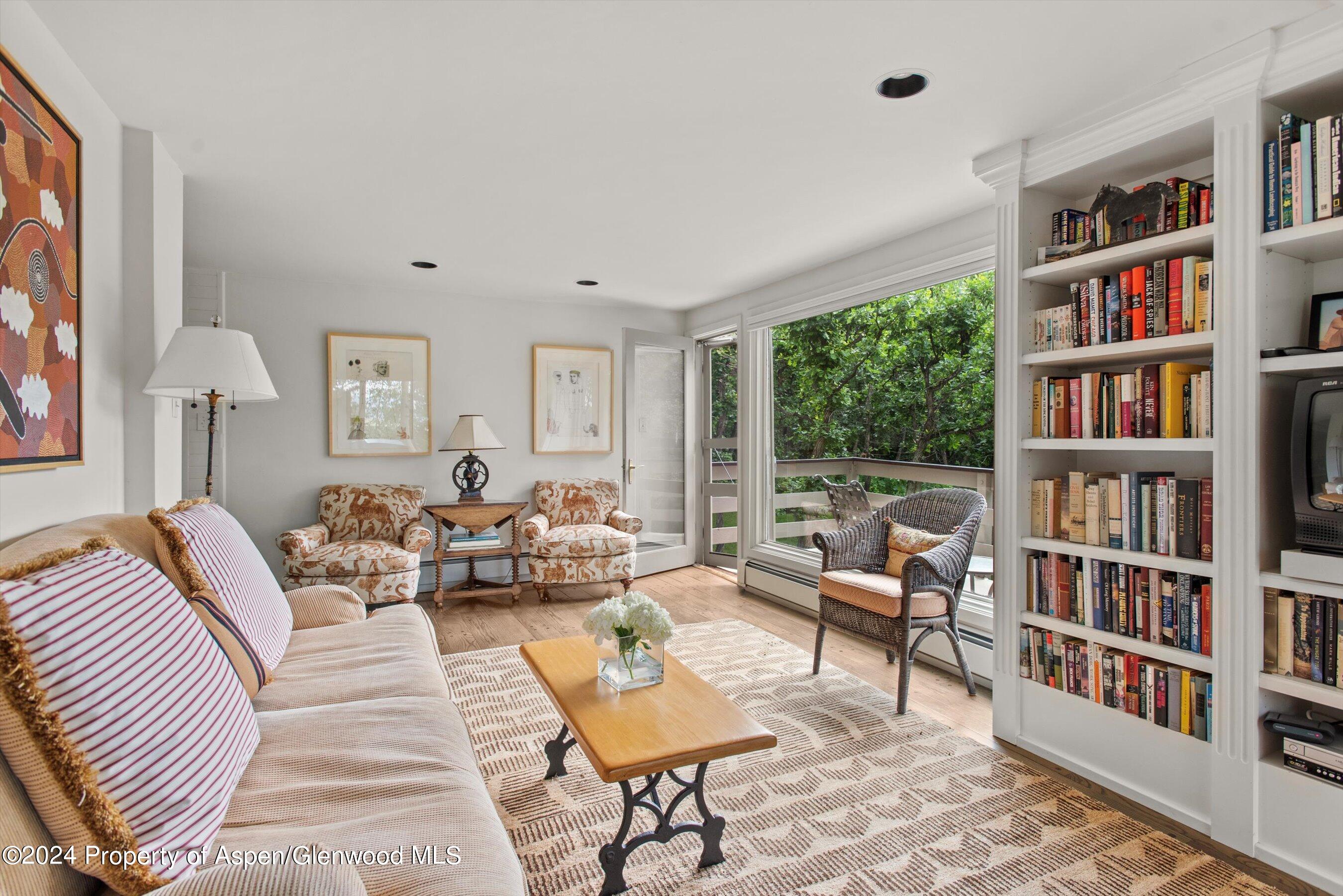 209 Larkspur Lane