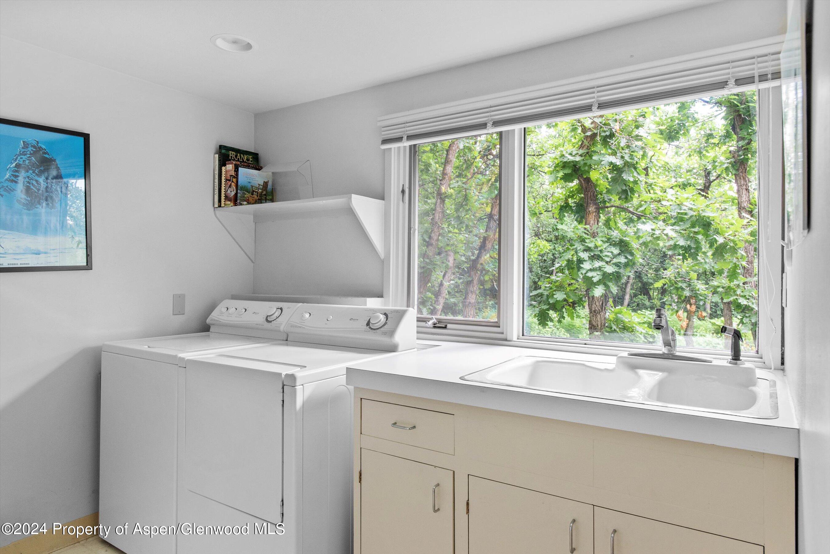 209 Larkspur Lane