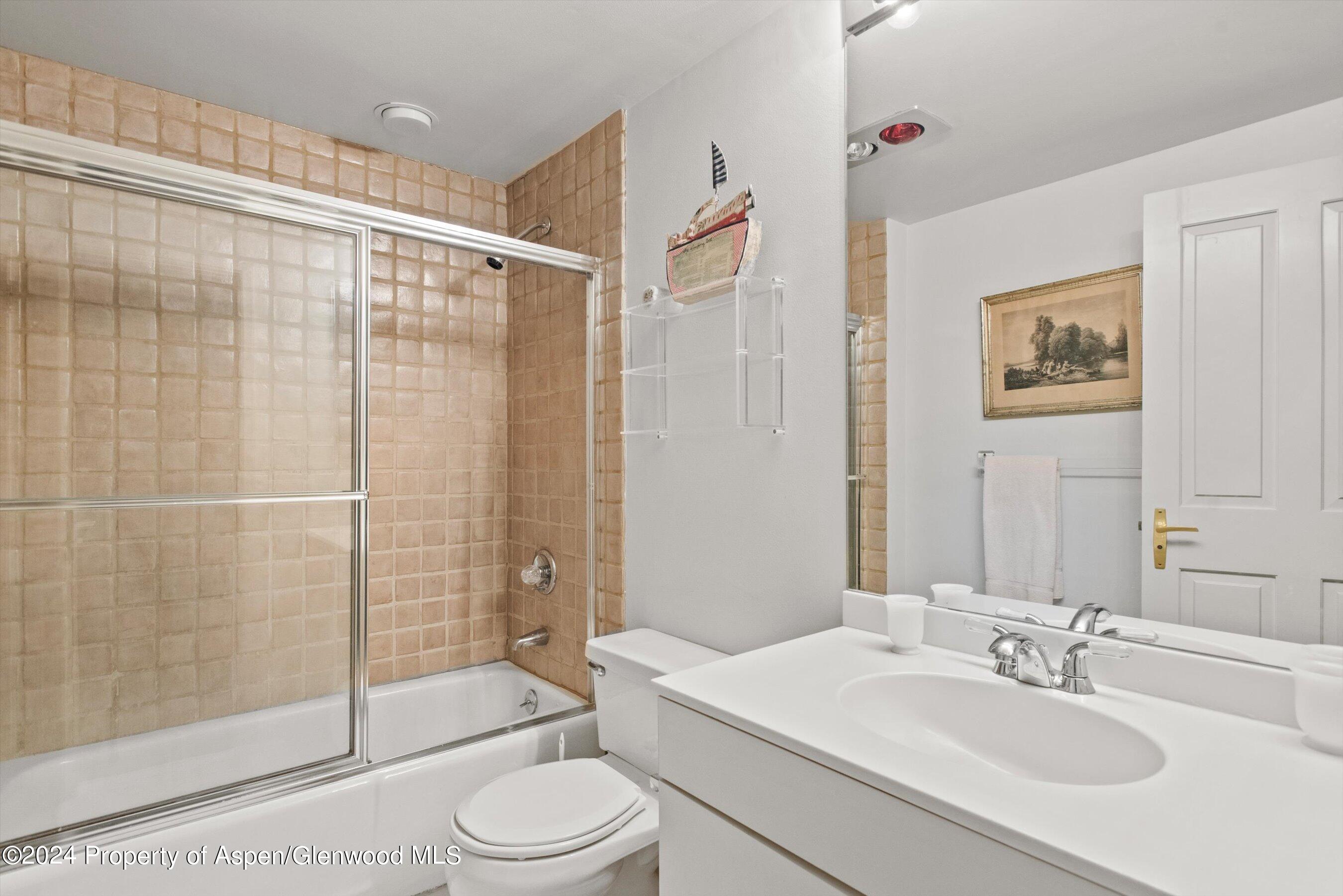 209 Larkspur Lane