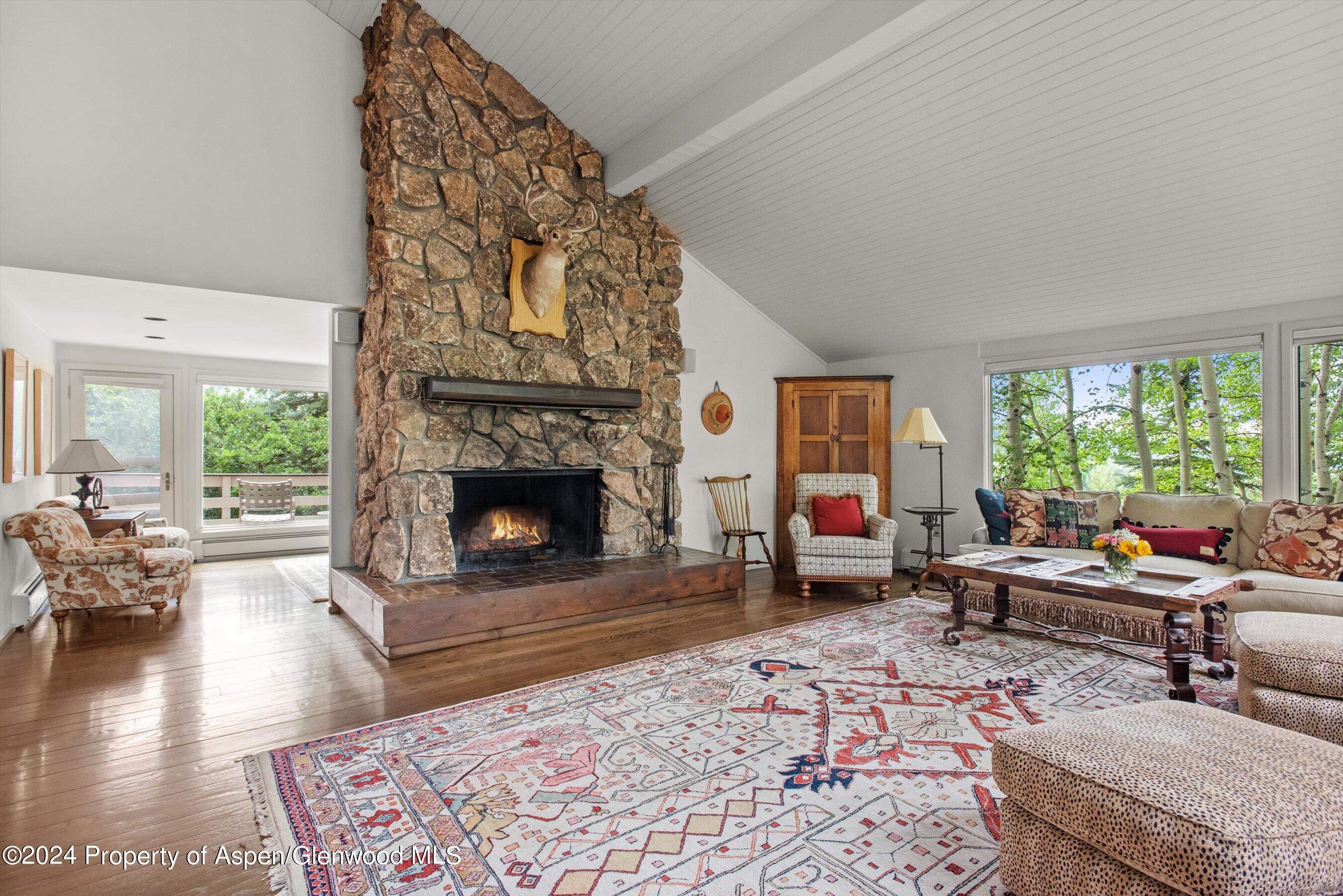 209 Larkspur Lane