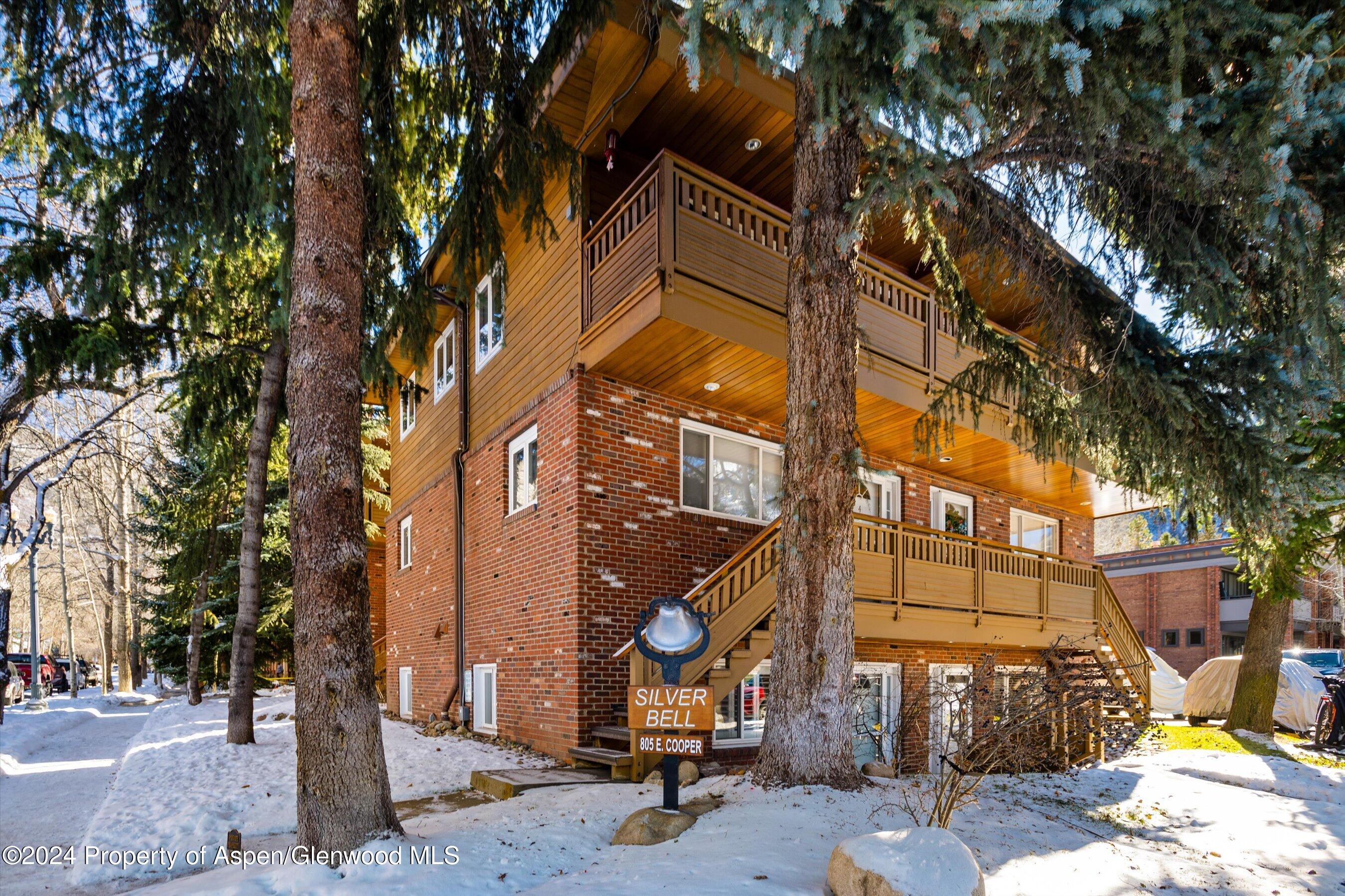 805 E Cooper Avenue, 12