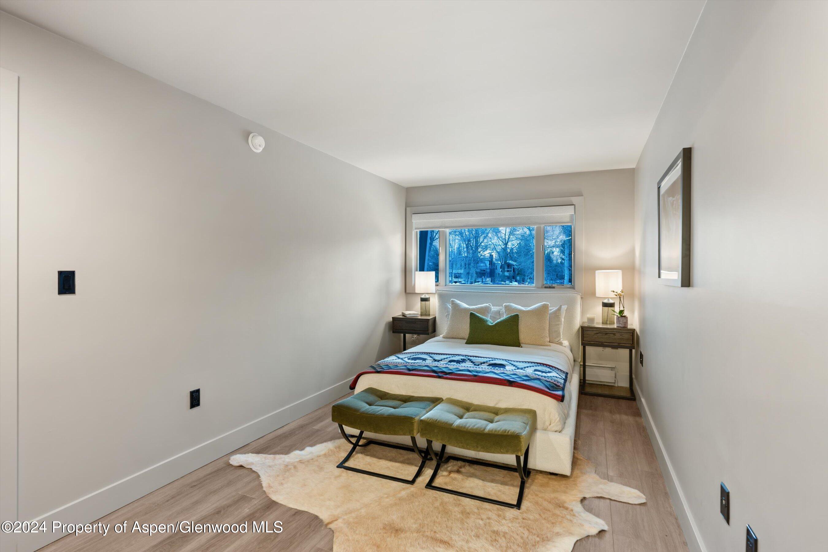 100 E Dean Street, 1B