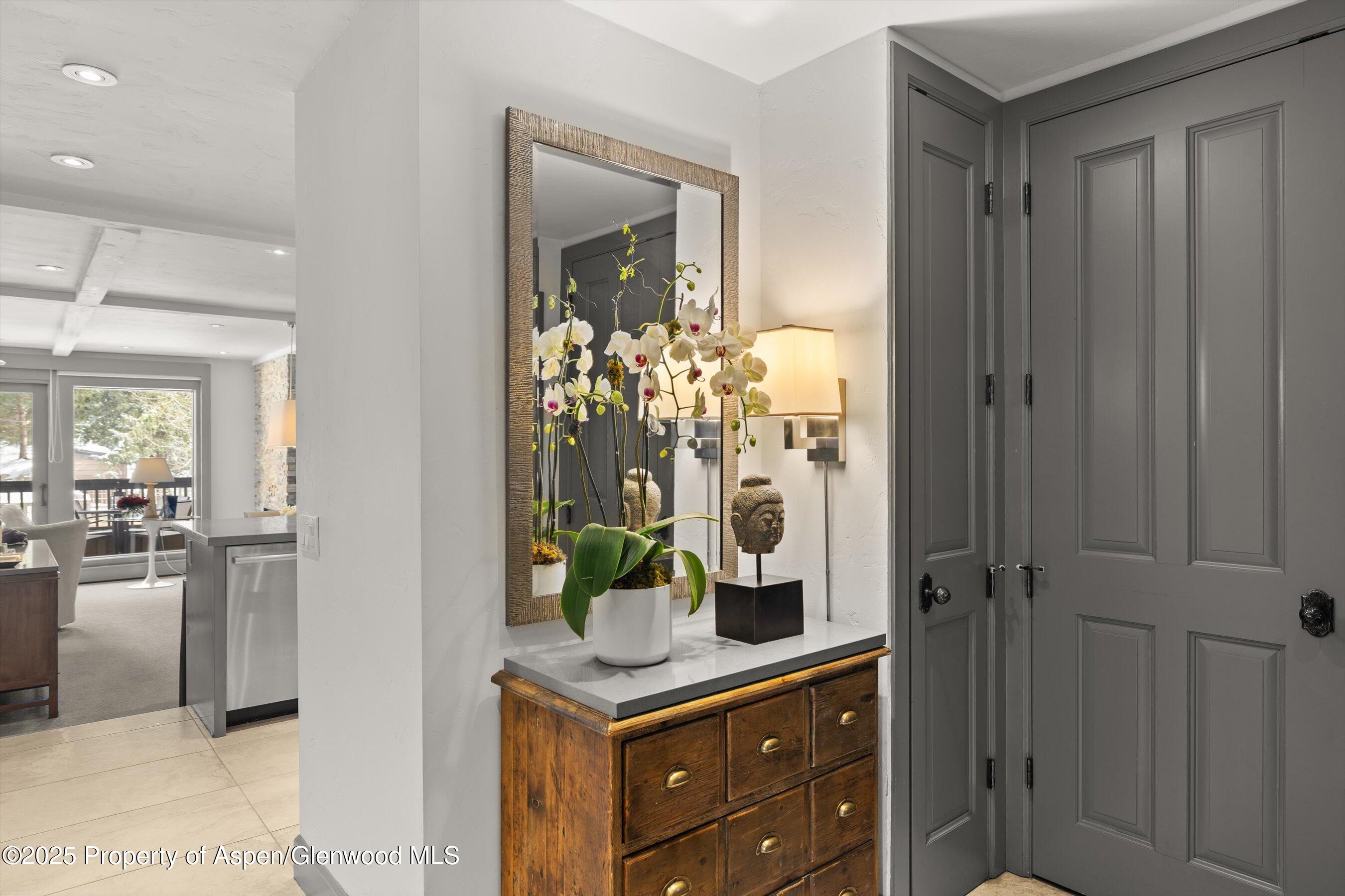 610 S West End Street, K201