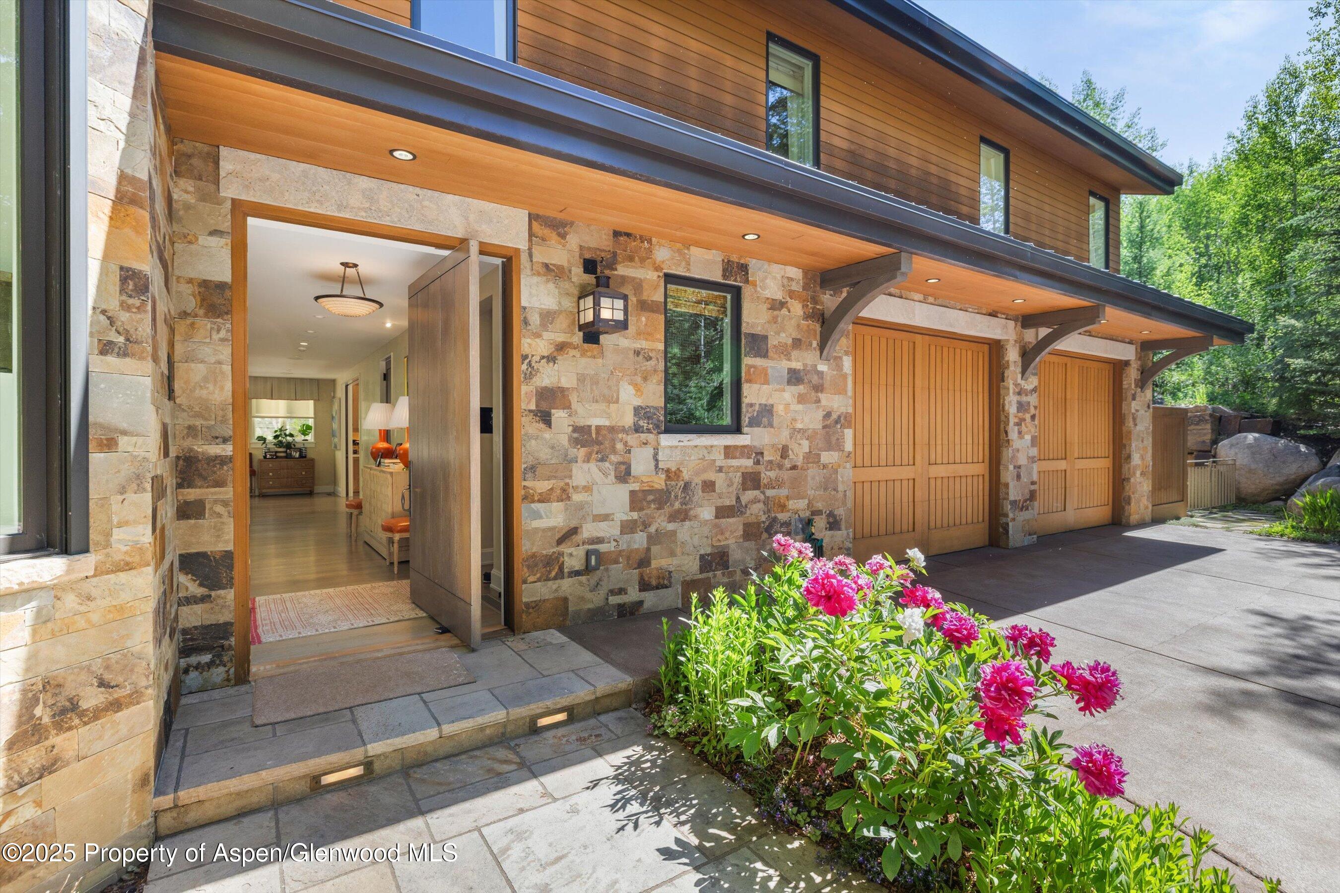 10 Ute Place
