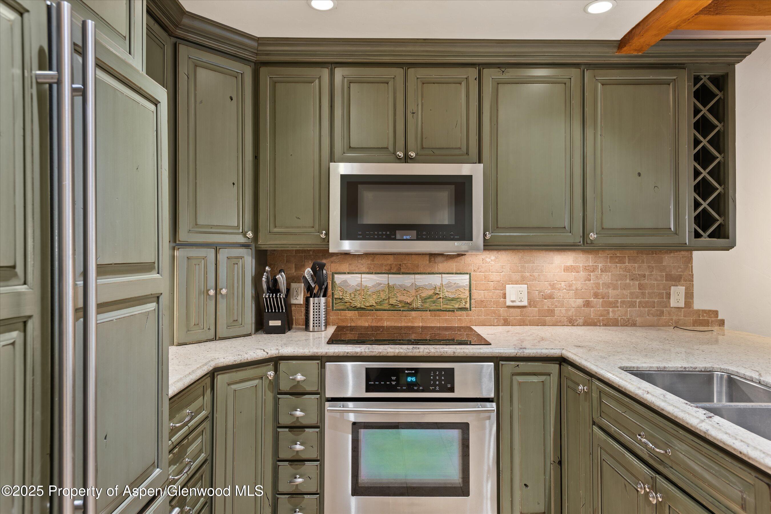 610 S West End Street, D203