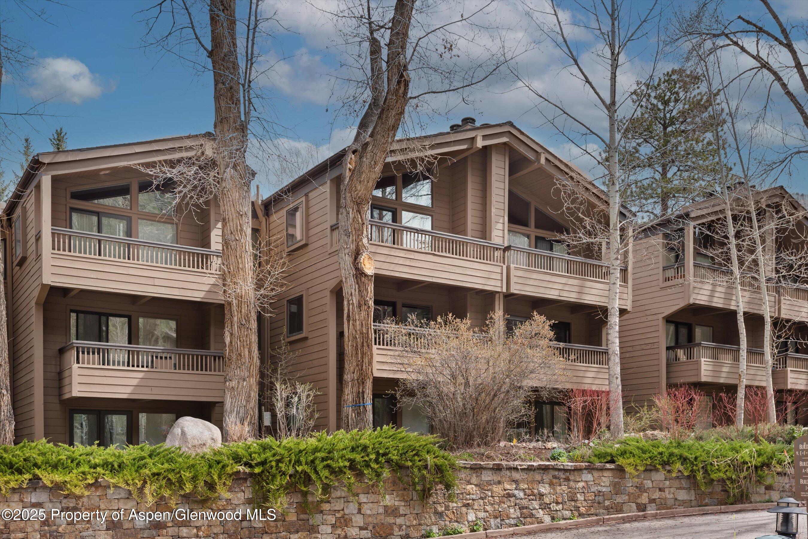 610 S West End Street, D203