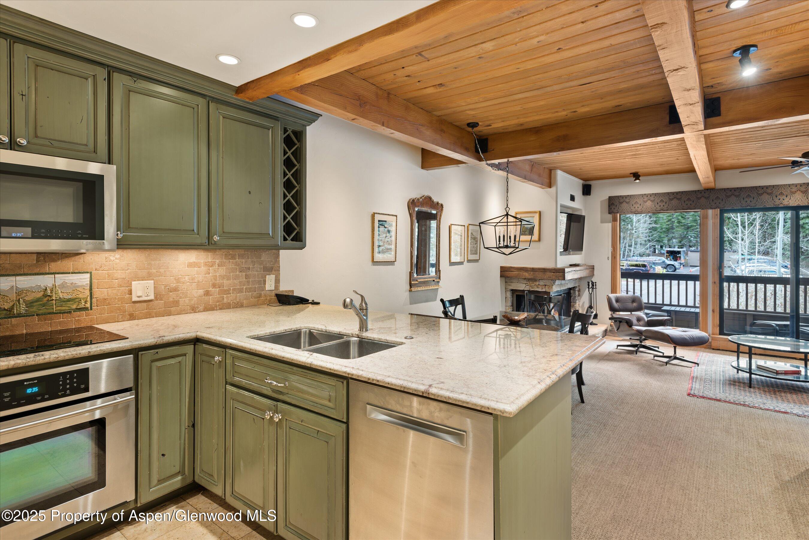 610 S West End Street, D203