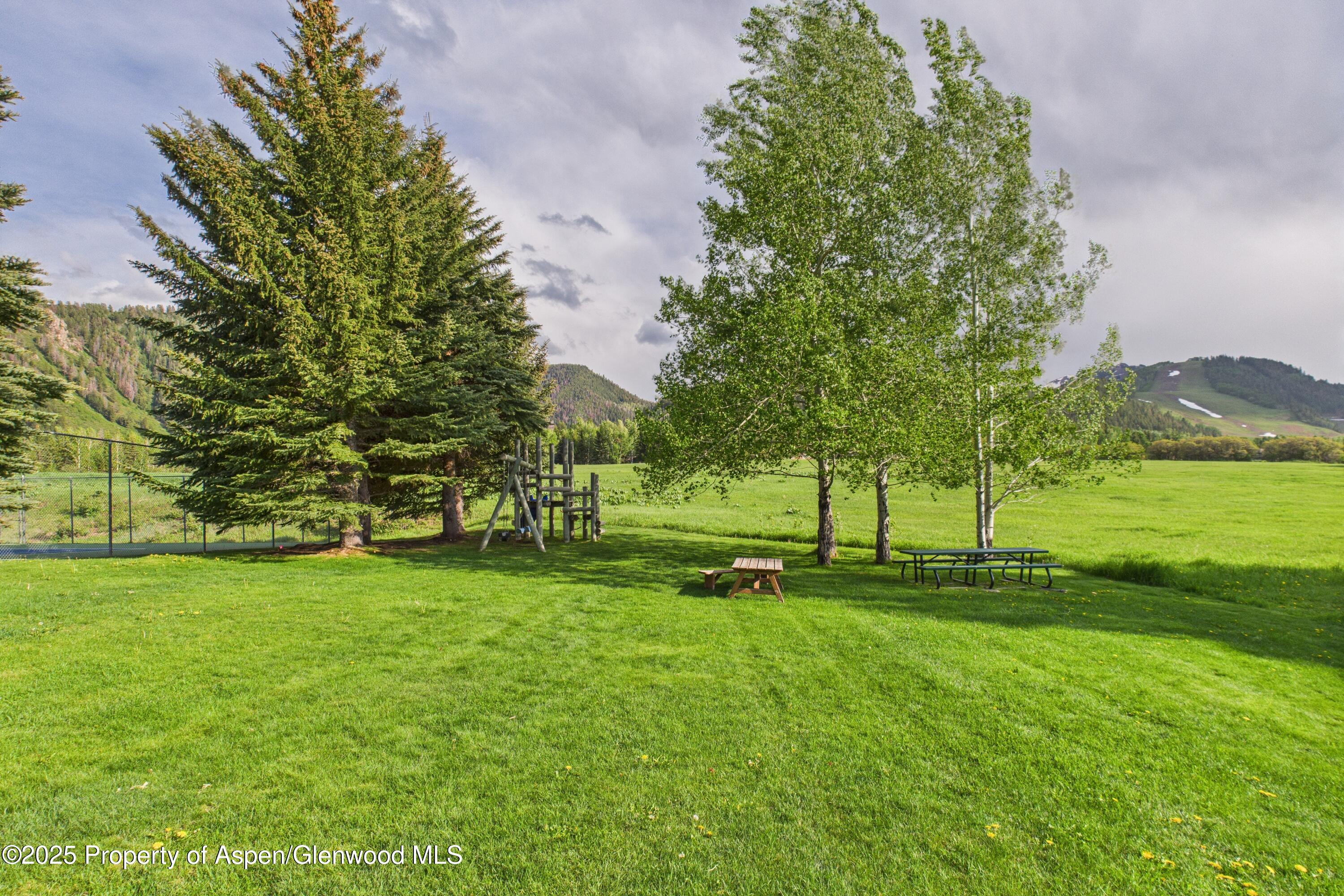 593 Meadowood Drive