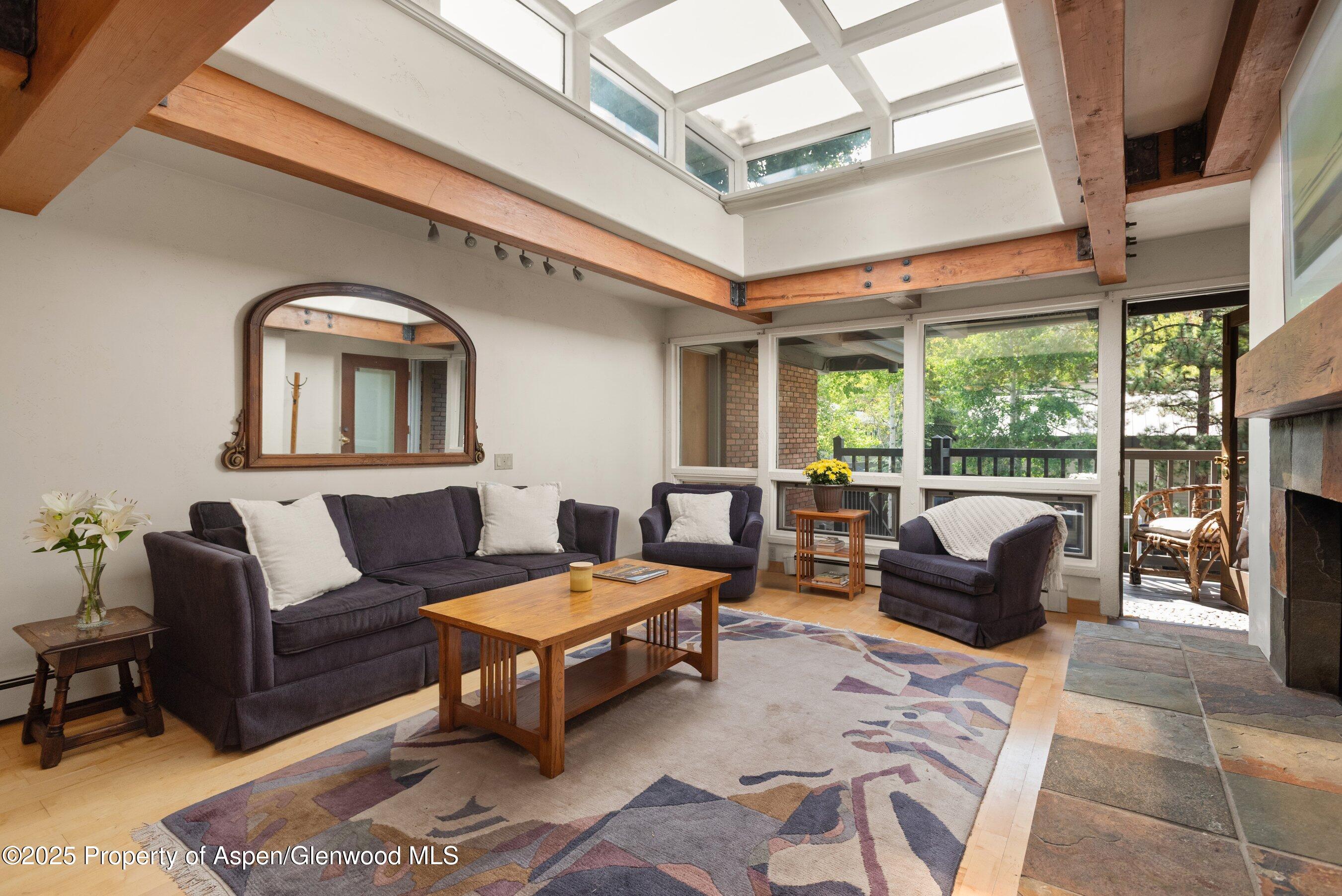 124 W Hyman Avenue 3B