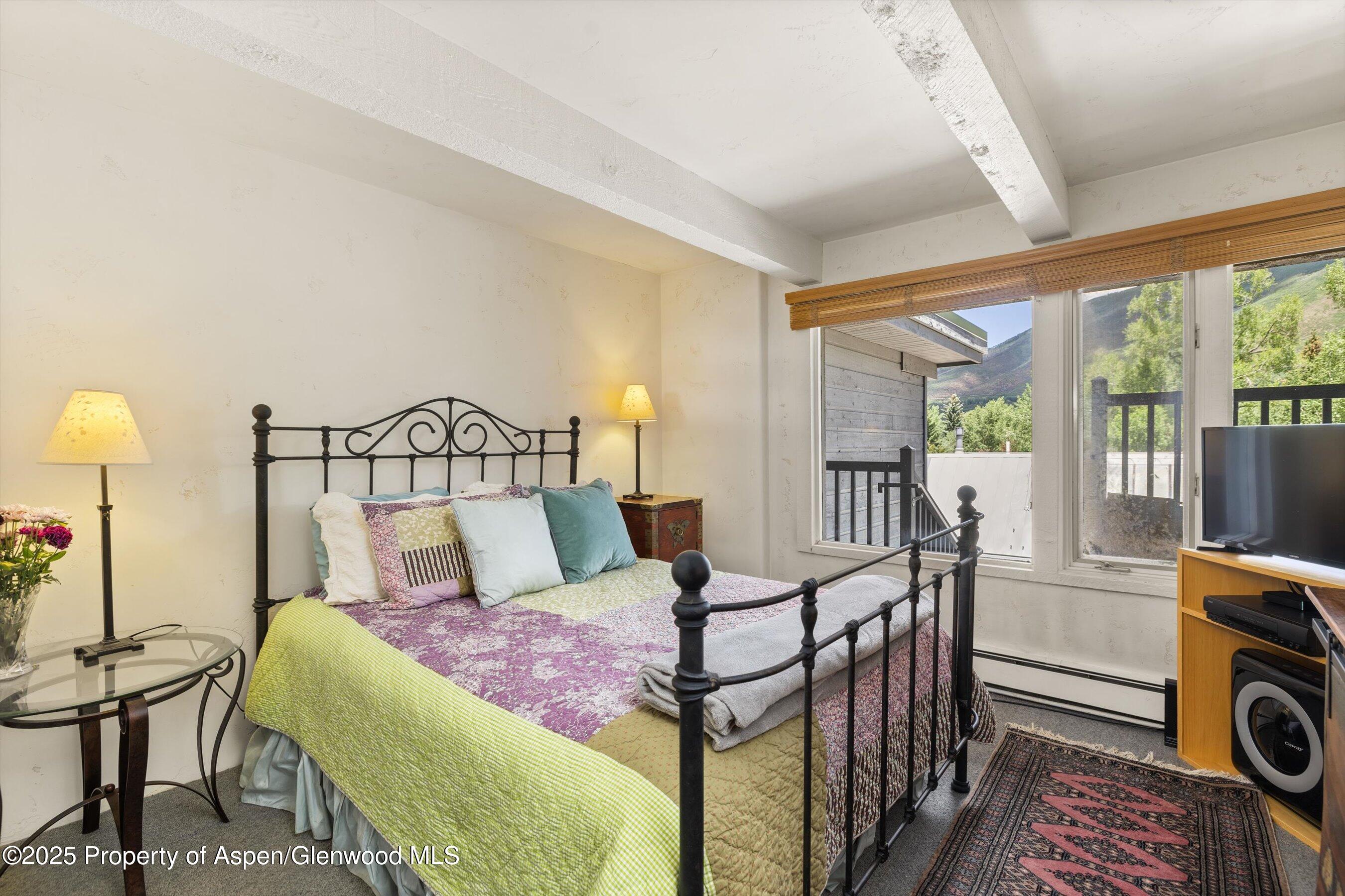 124 W Hyman Avenue 3B