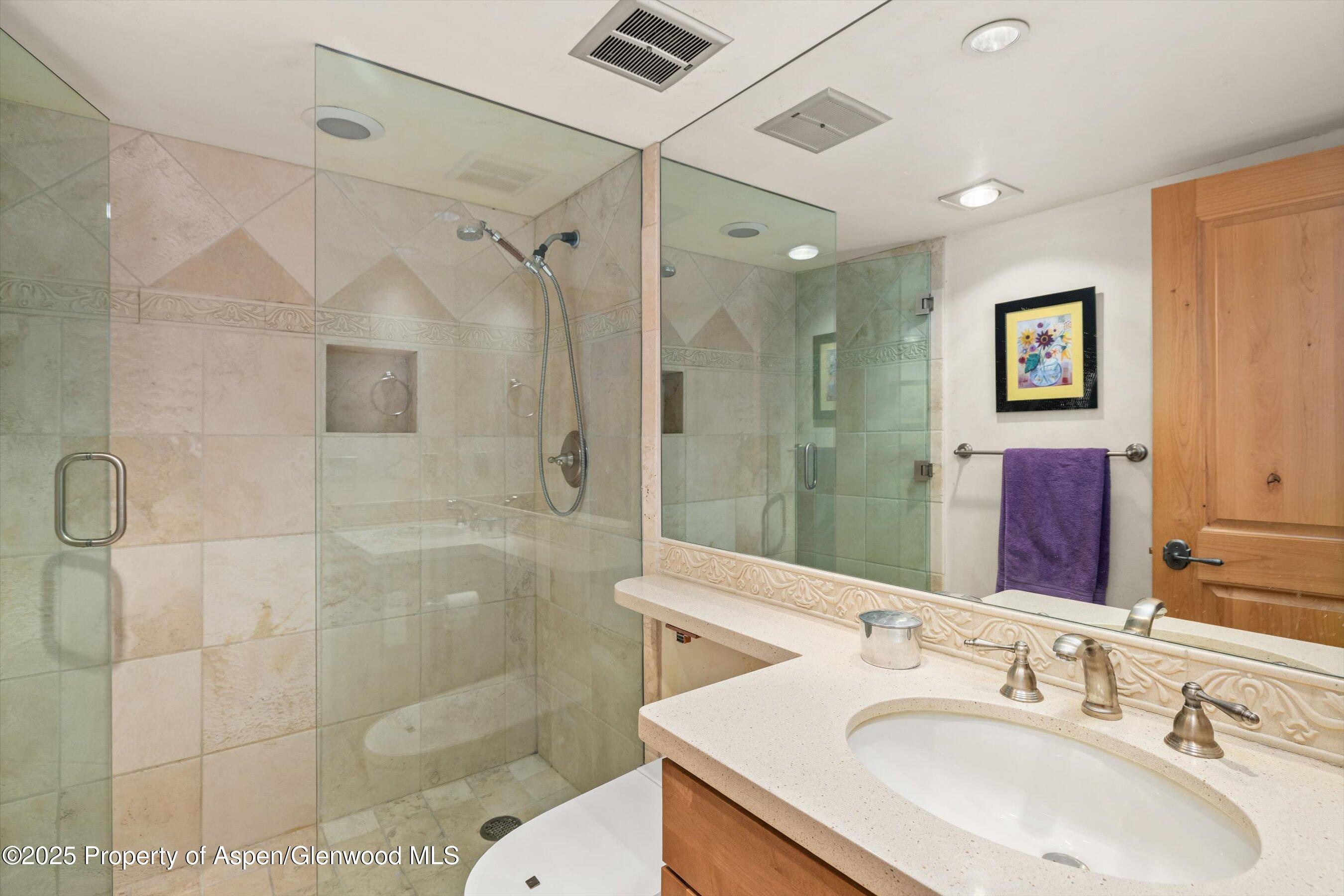 124 W Hyman Avenue 3B