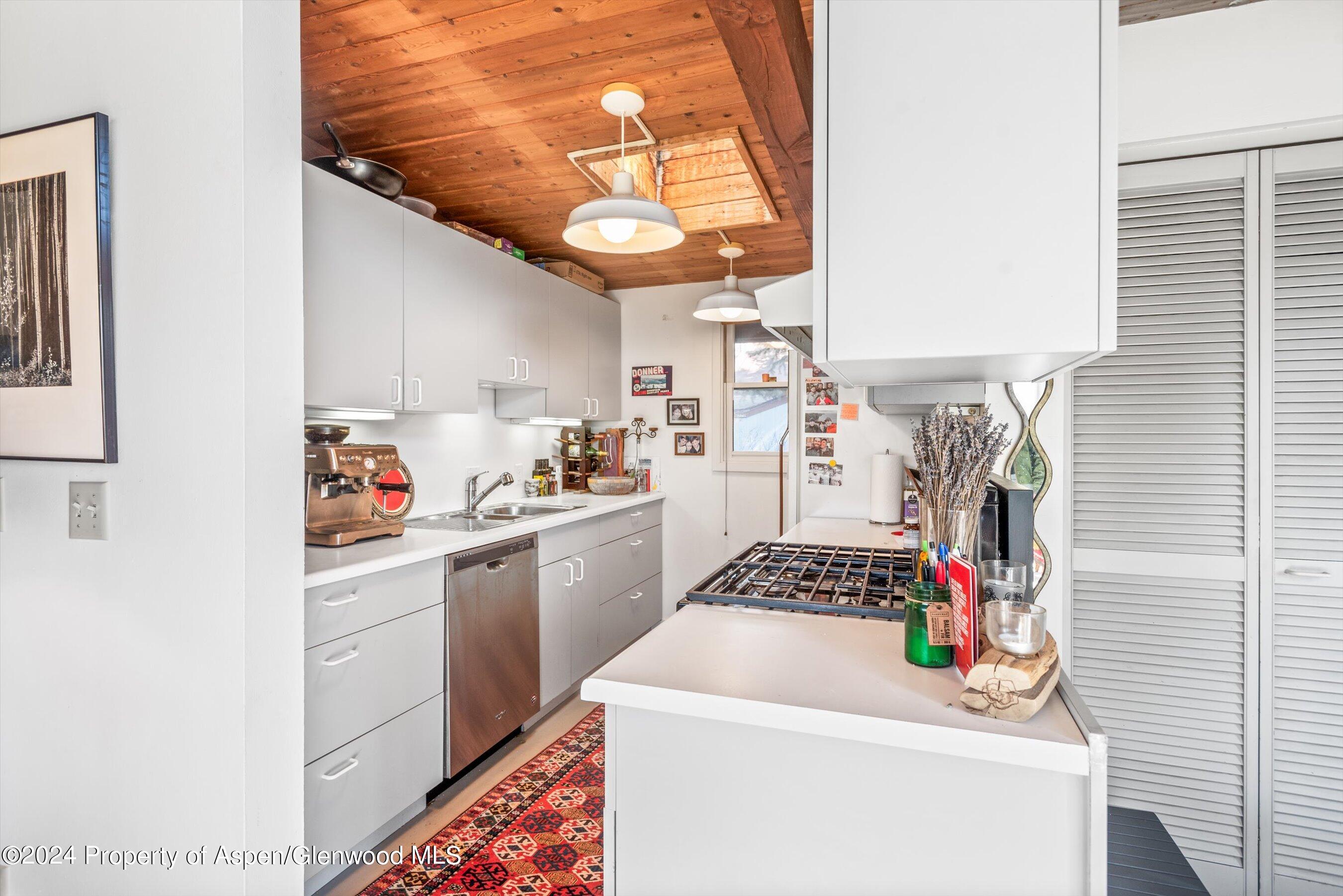 1227 Mountain View Drive, Units 1 & 2
