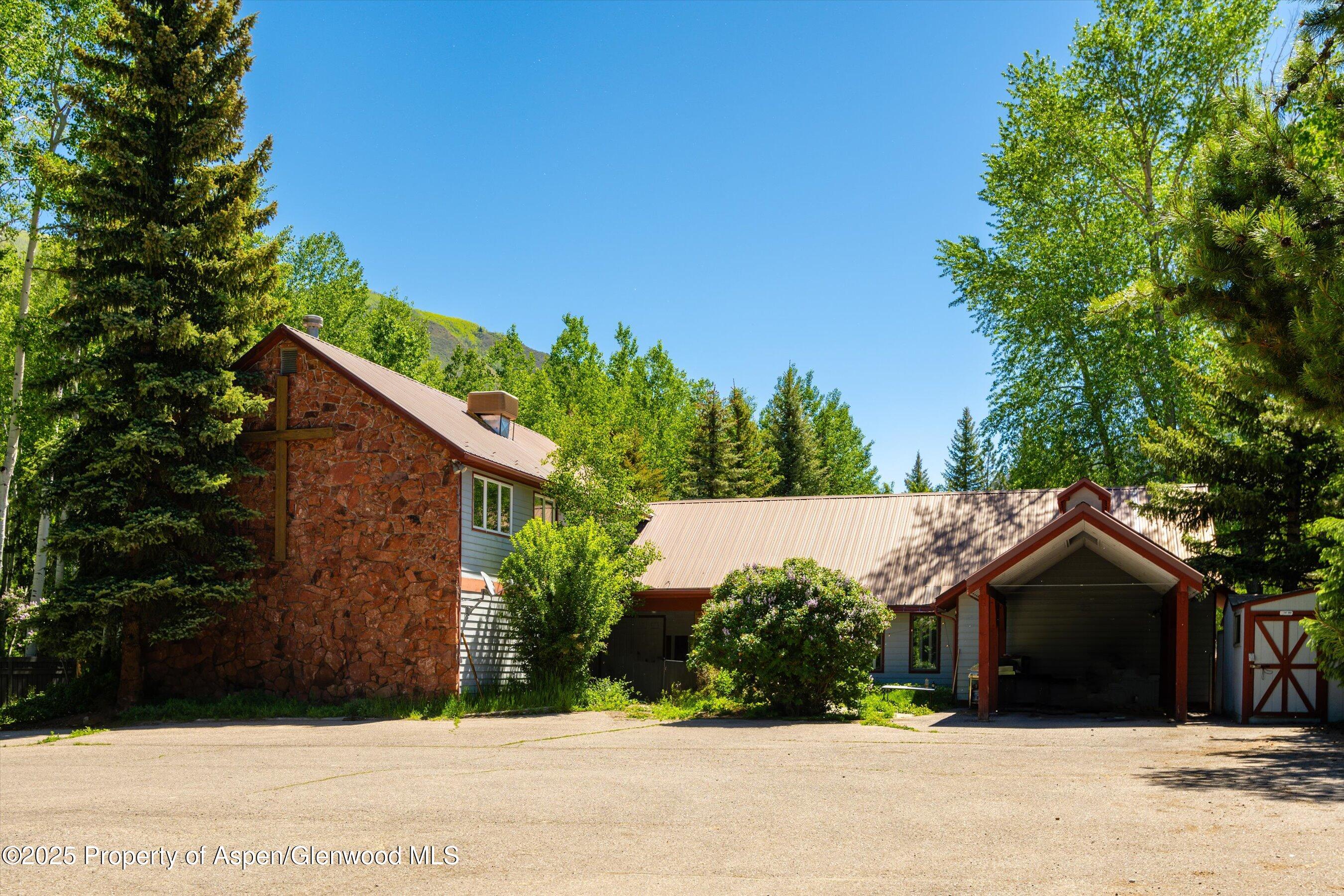 1235 Mountain View Drive