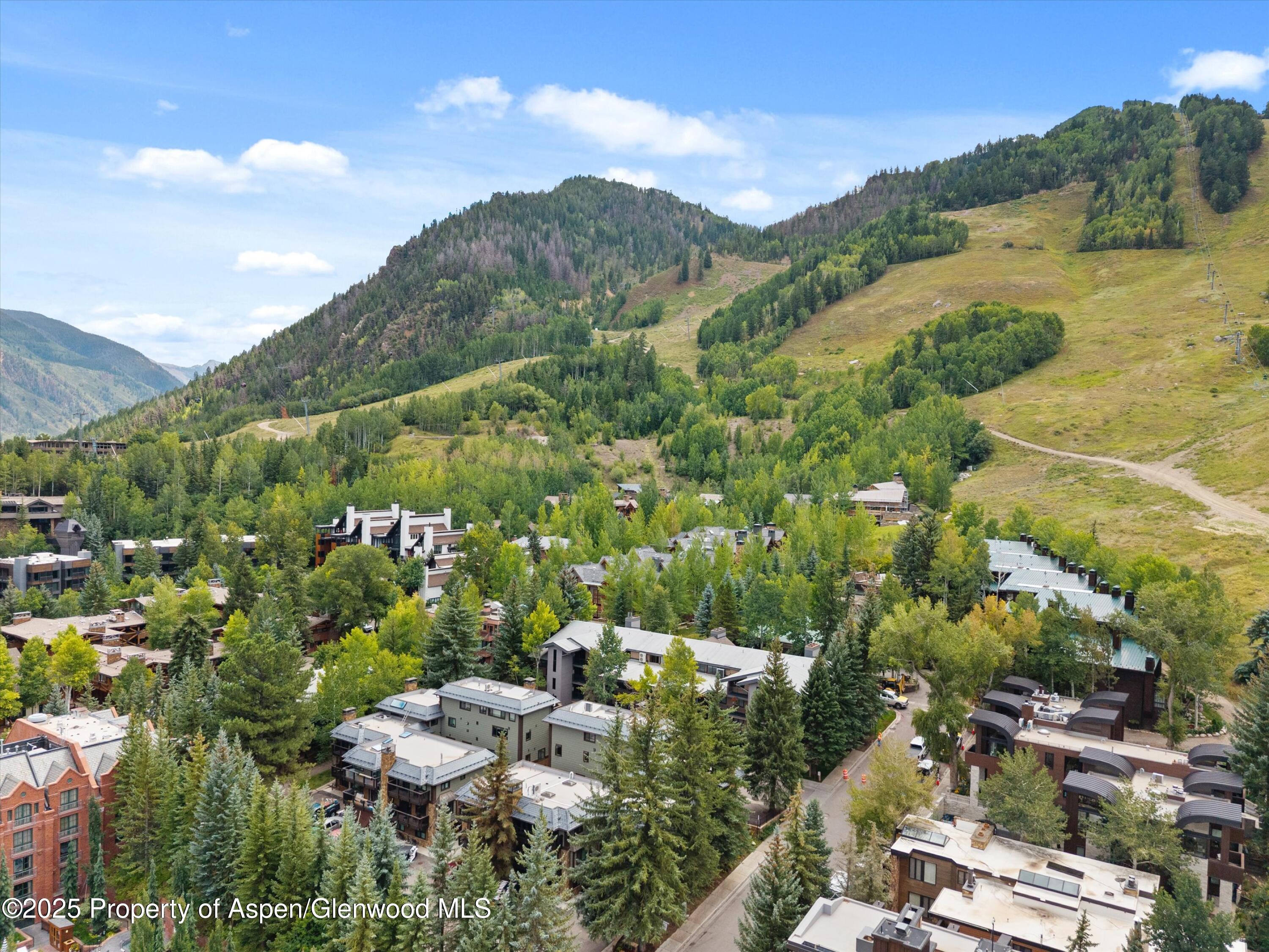 650 S Monarch Street, Unit 11