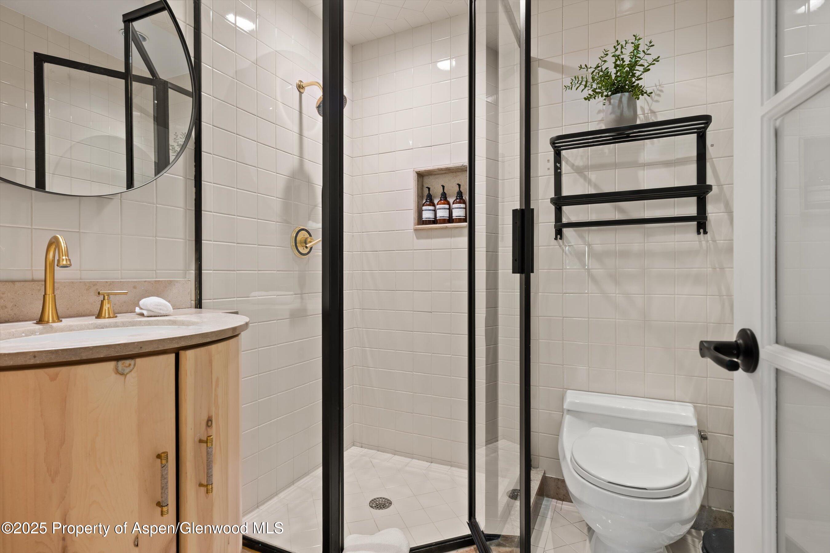 650 S Monarch Street, Unit 11