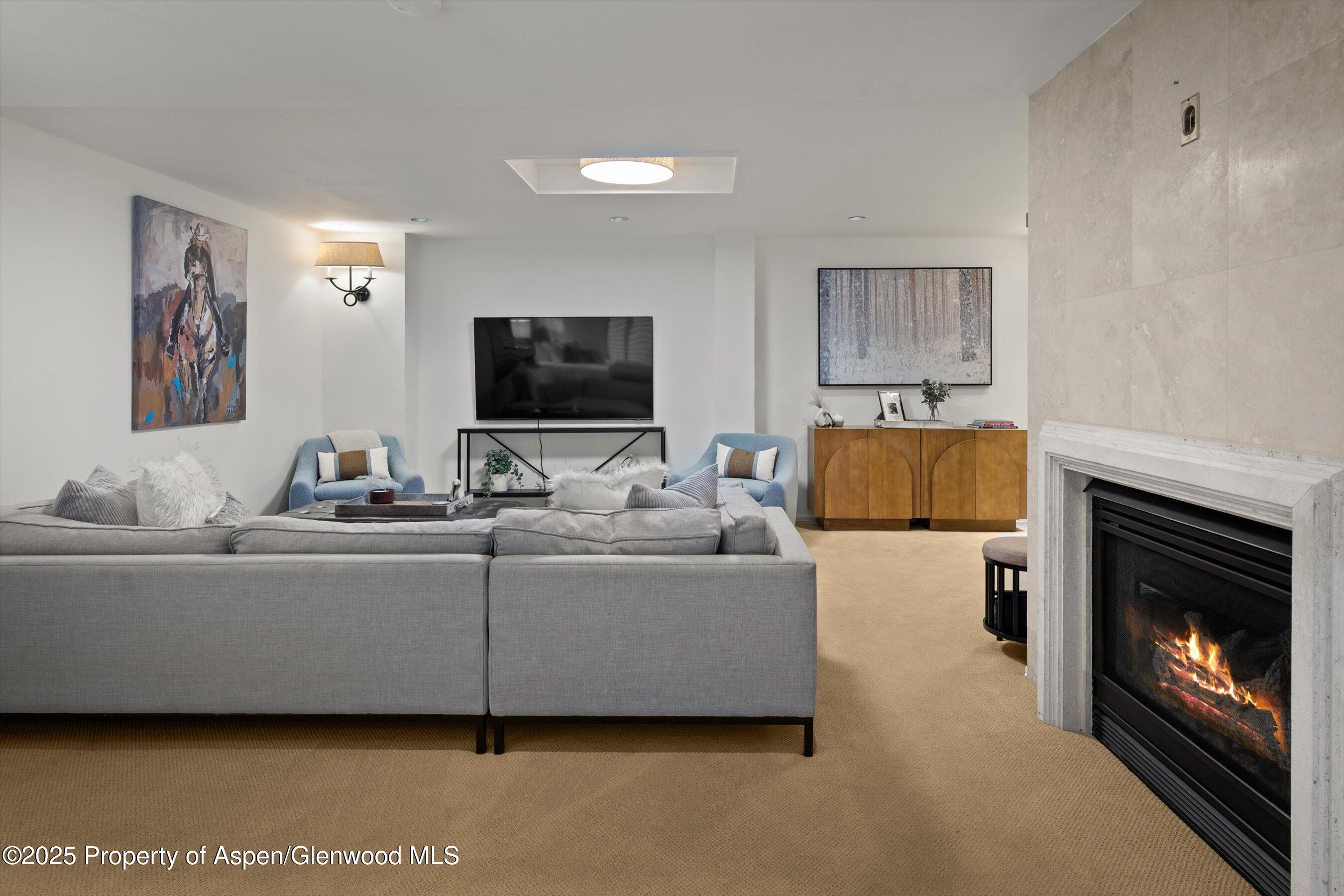 650 S Monarch Street, Unit 11