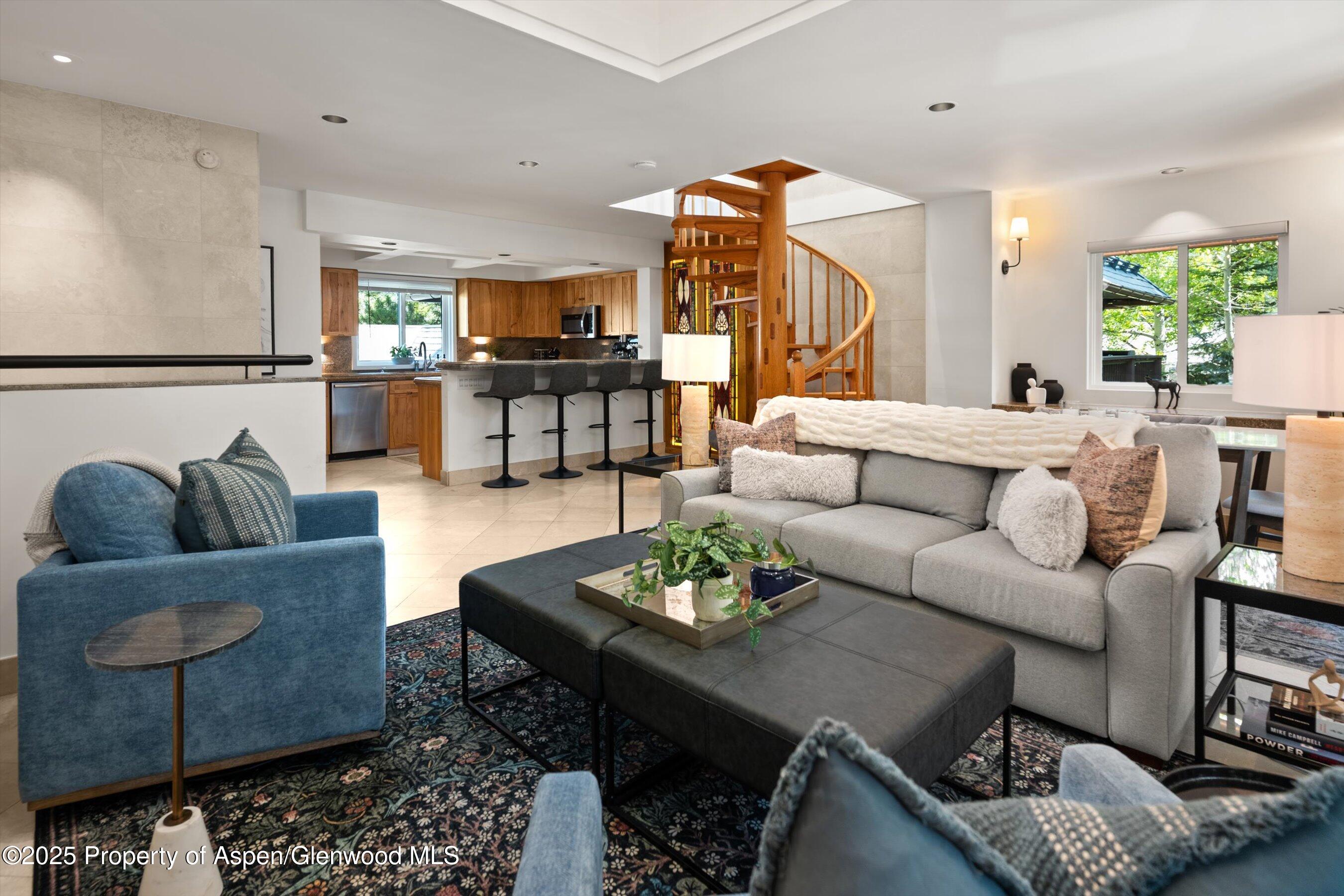 650 S Monarch Street, Unit 11