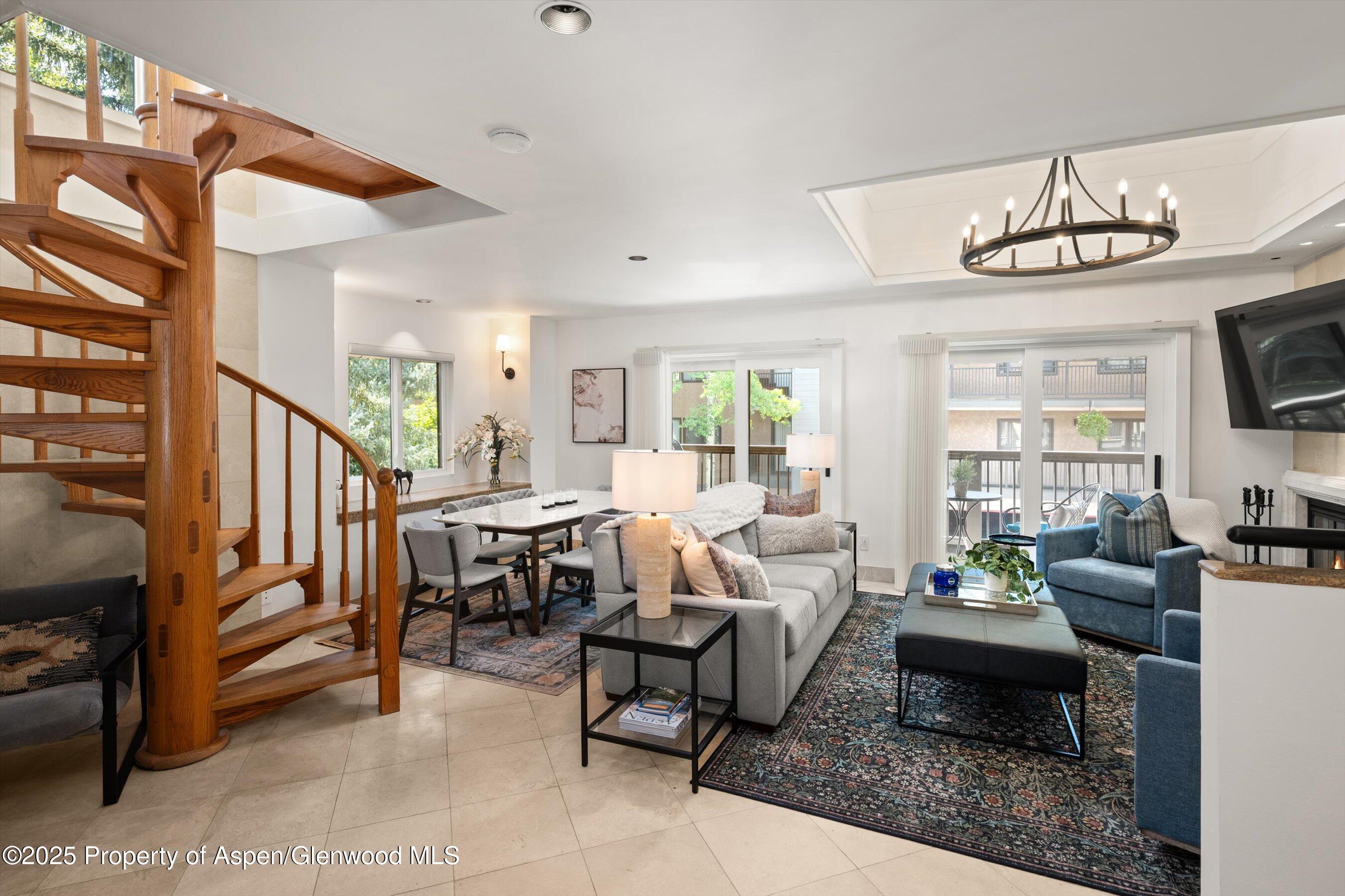 650 S Monarch Street, Unit 11