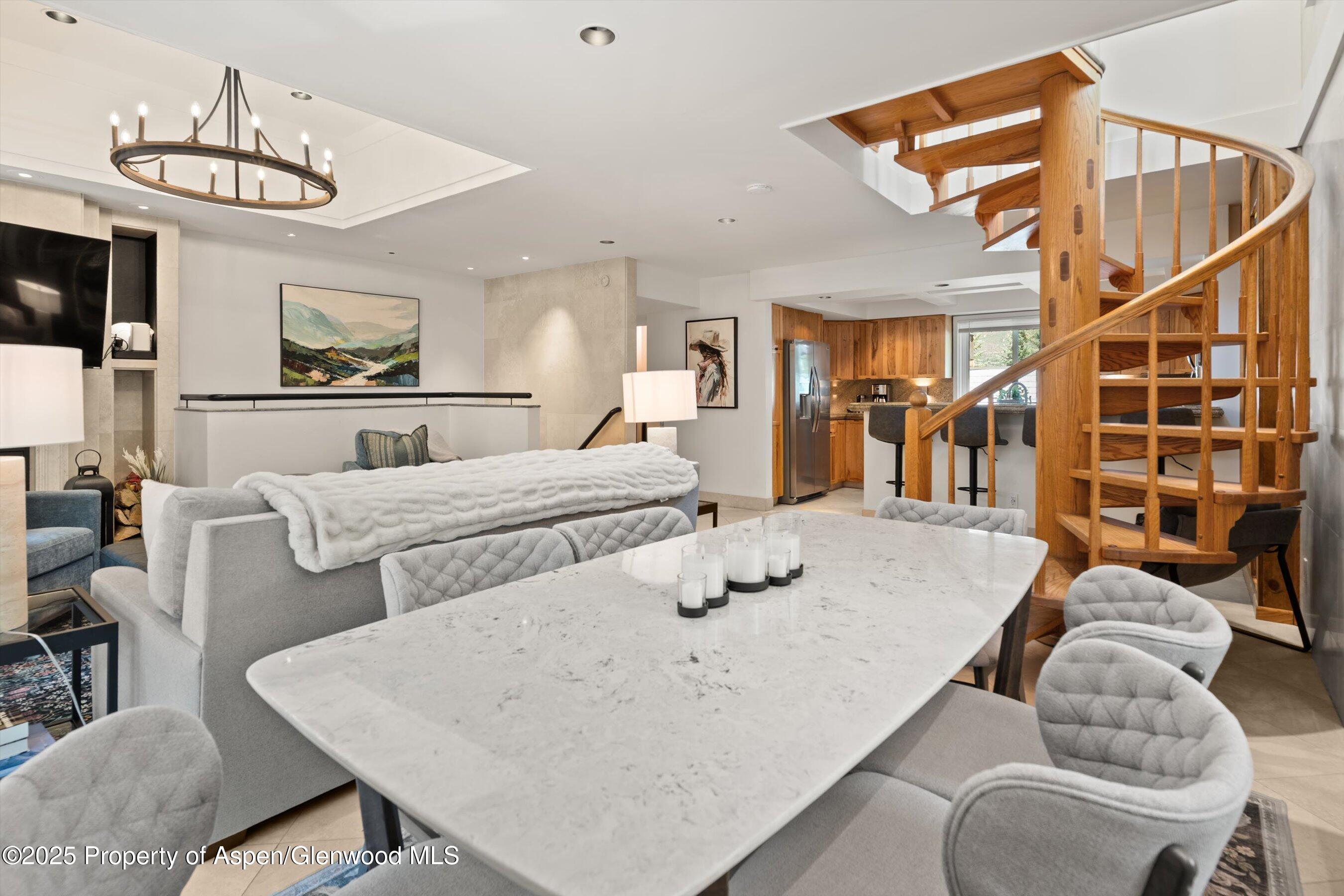 650 S Monarch Street, Unit 11