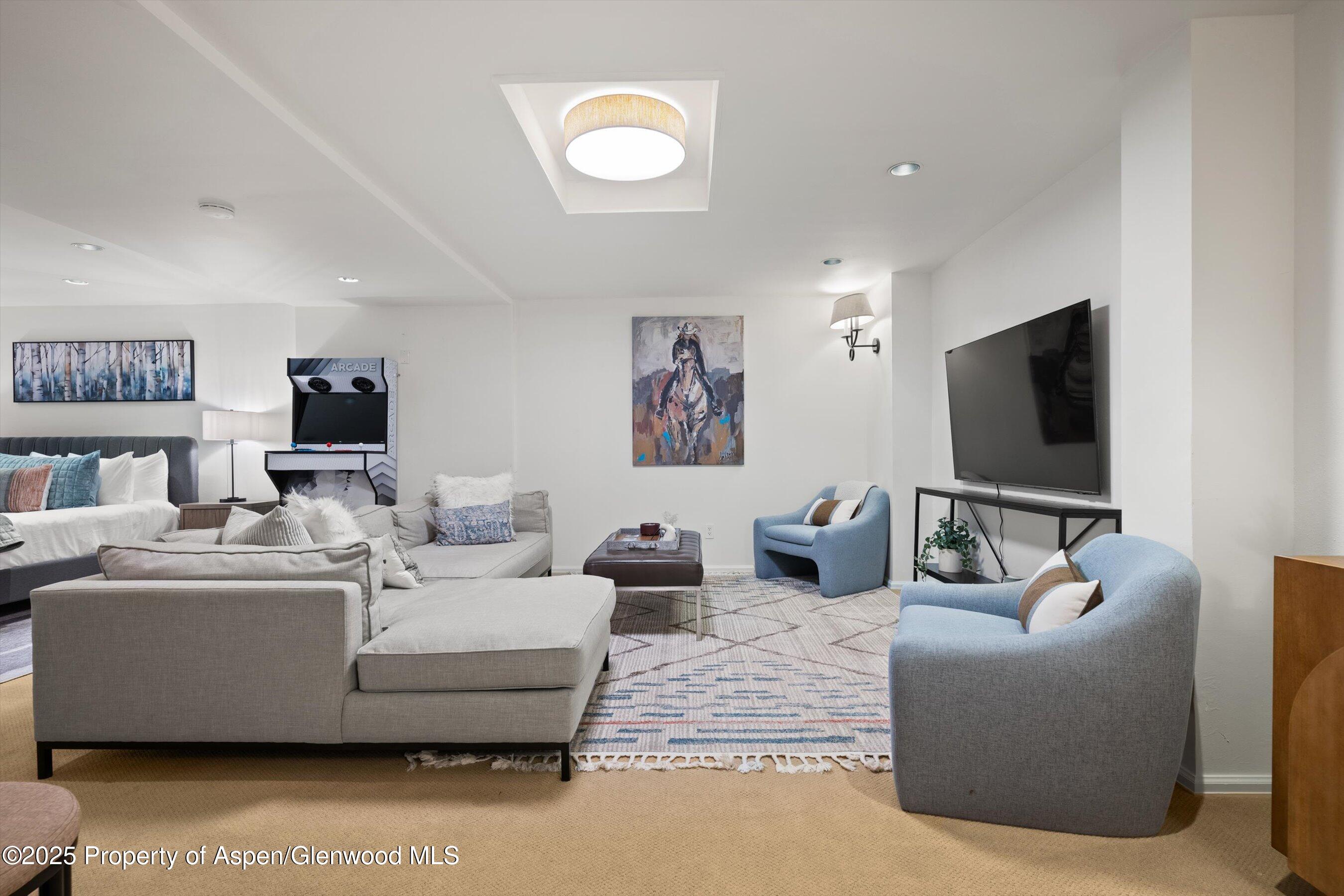 650 S Monarch Street, Unit 11