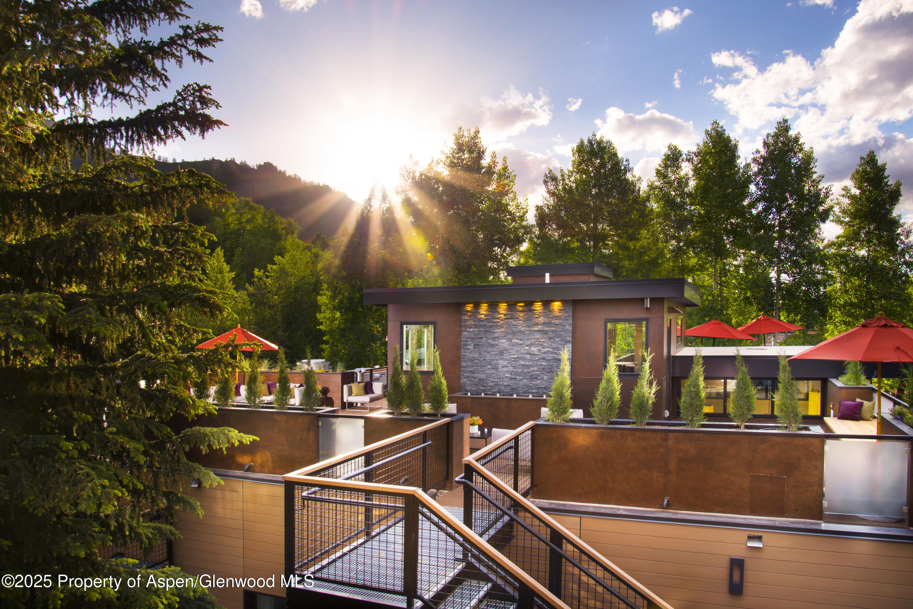 610 S West End Street, A304