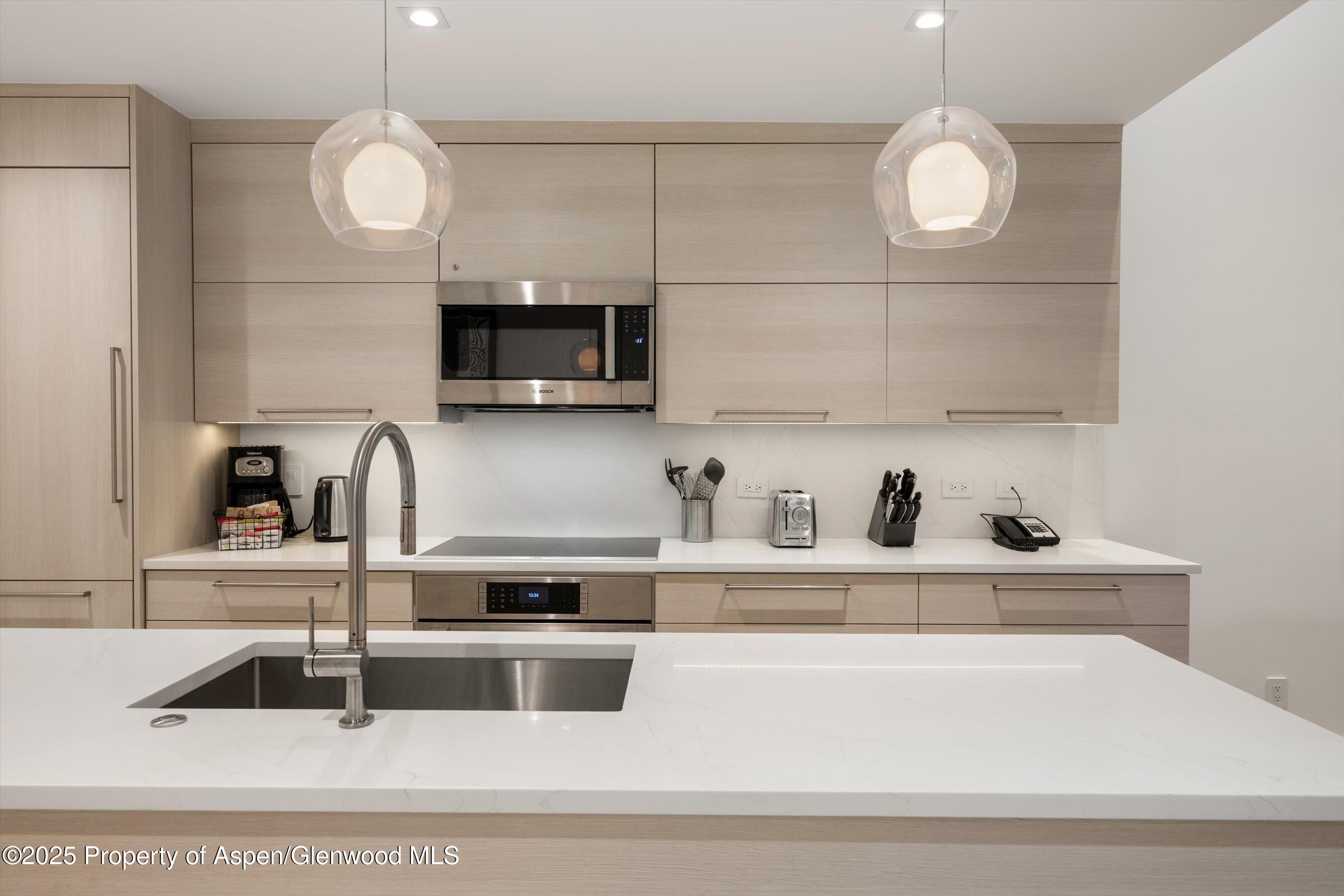 610 S West End Street, A304