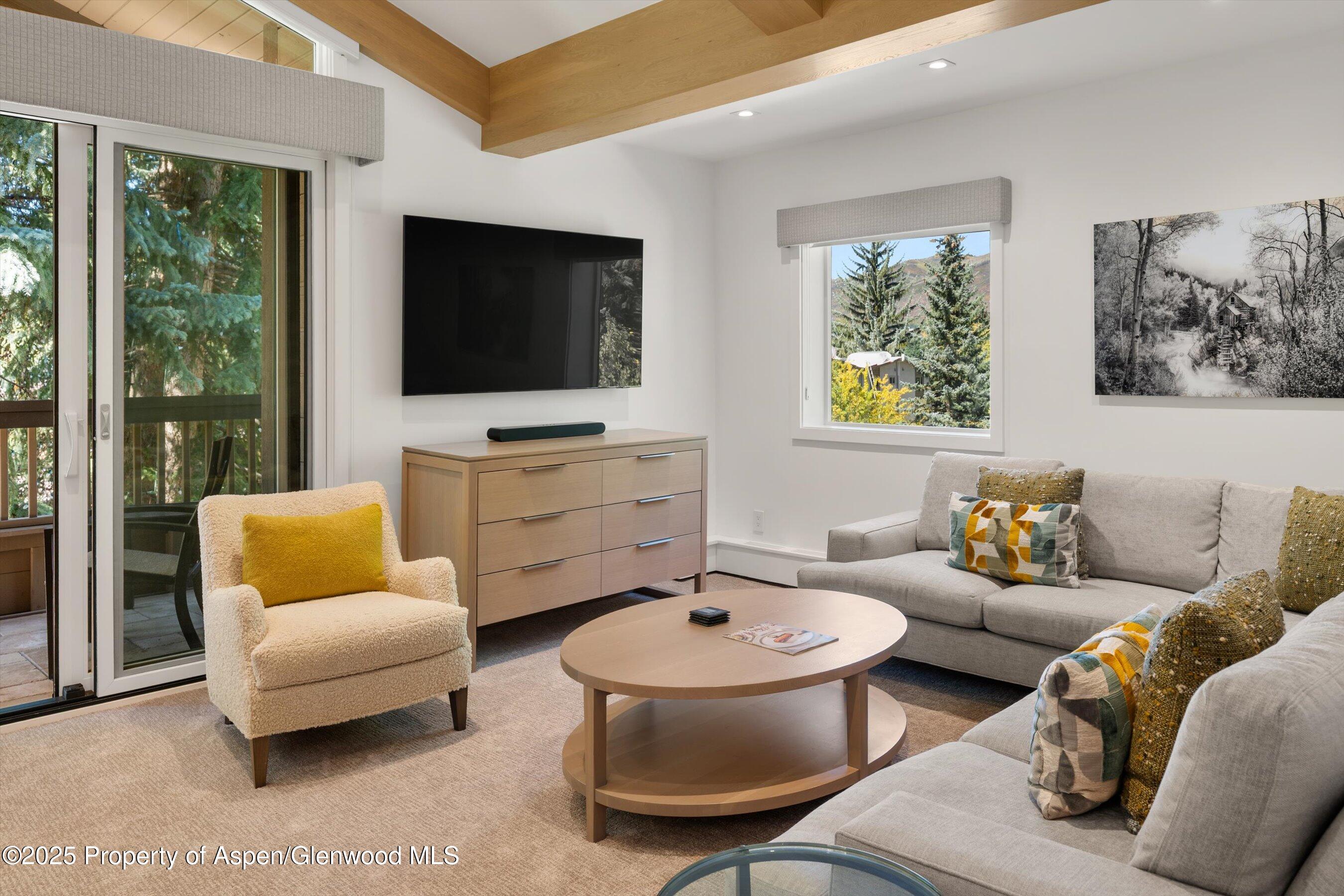 610 S West End Street, A304