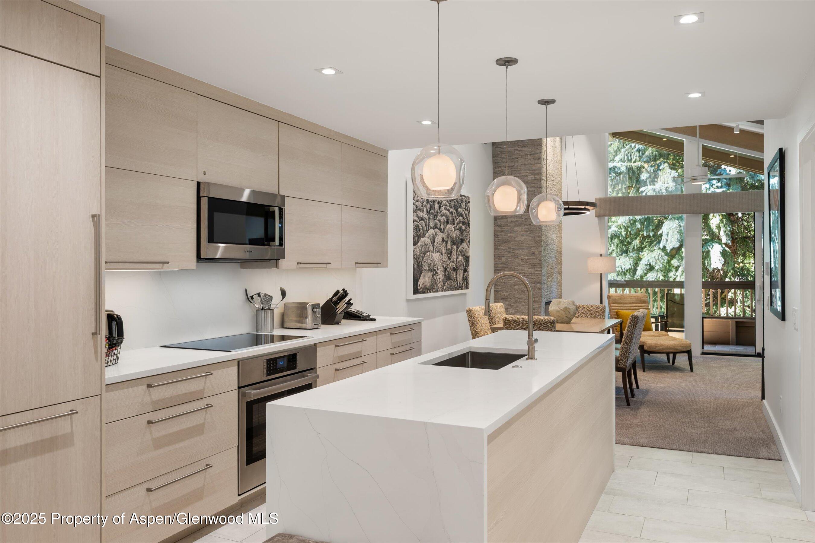 610 S West End Street, A304