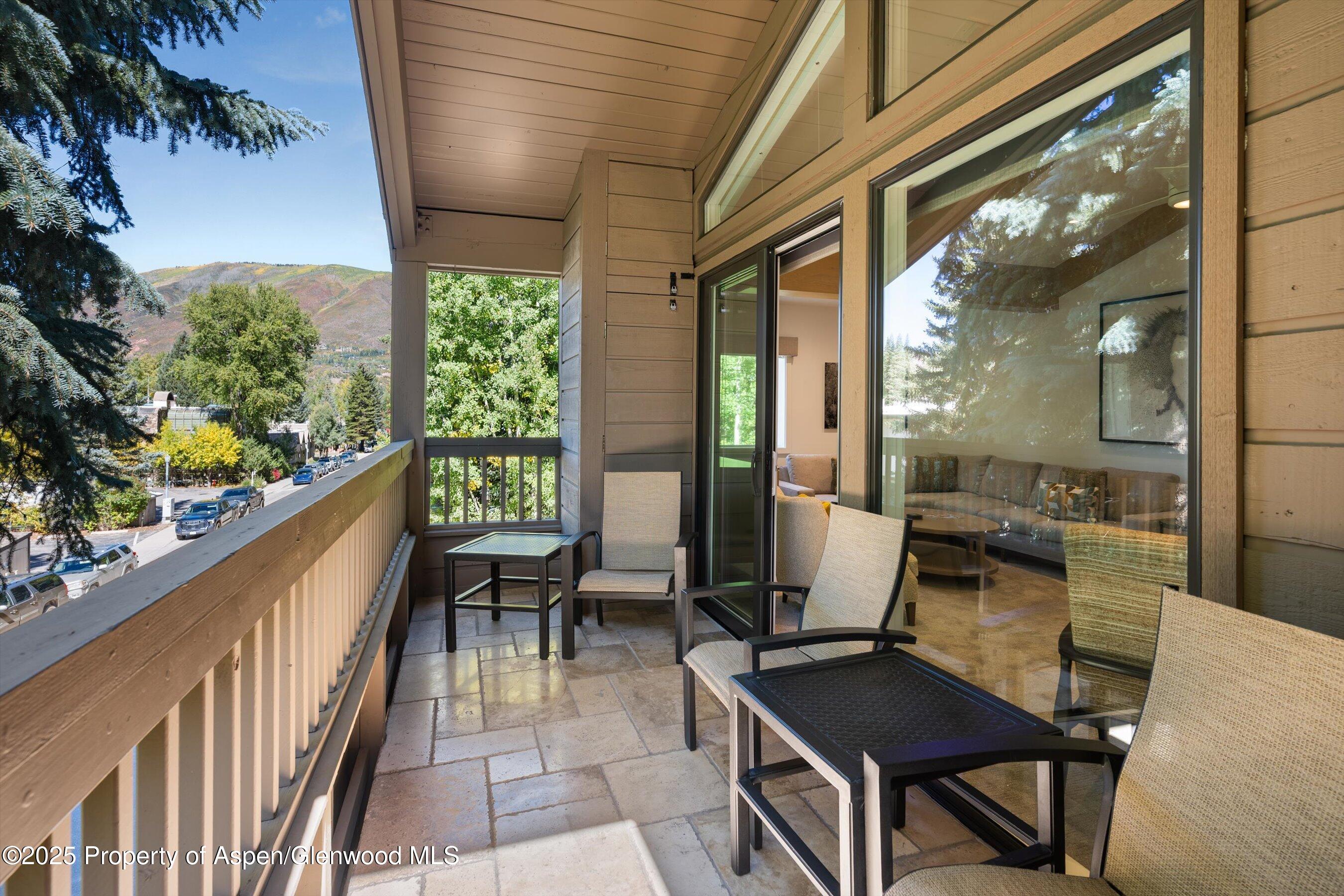 610 S West End Street, A304