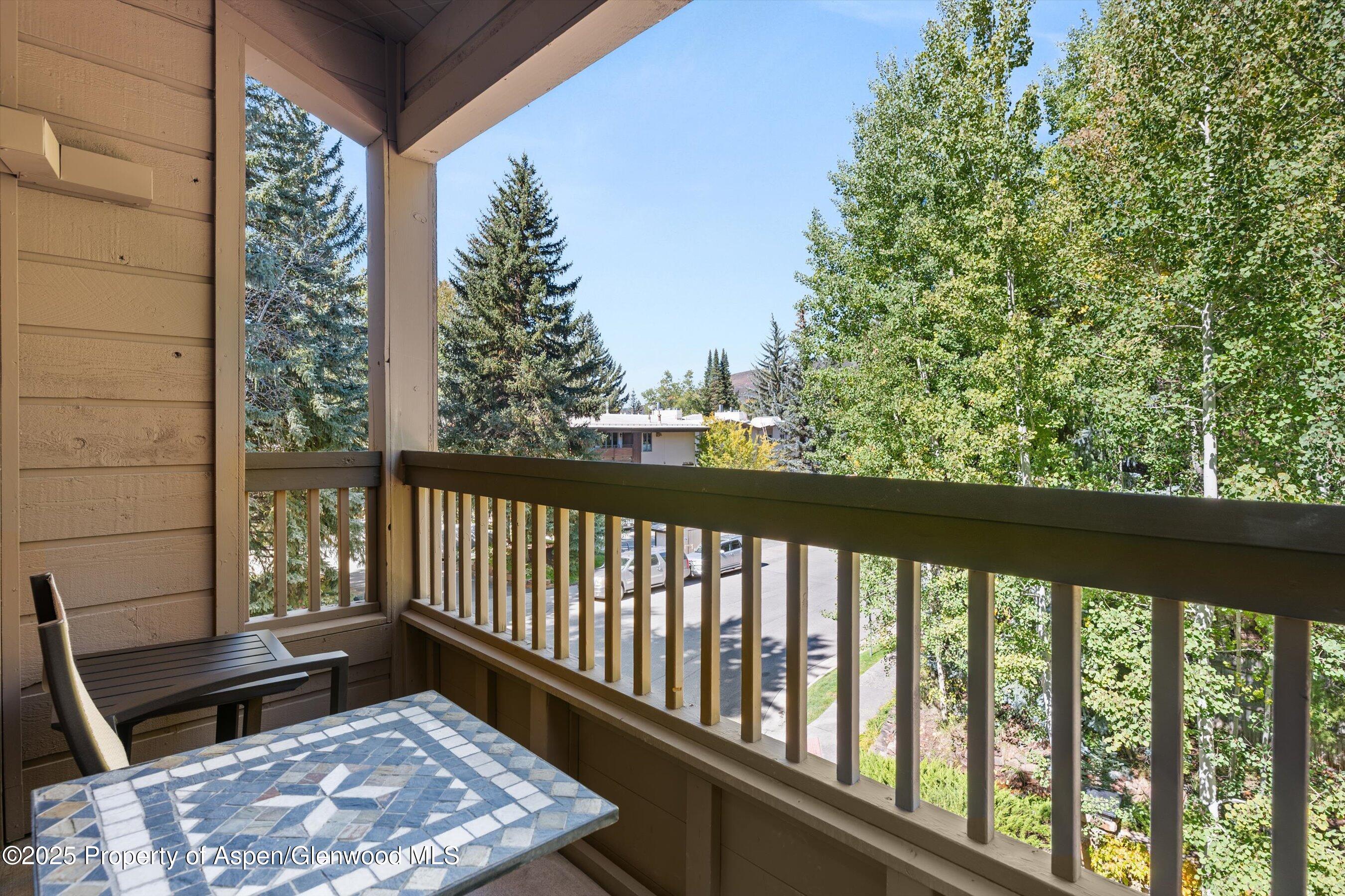 610 S West End Street, A304