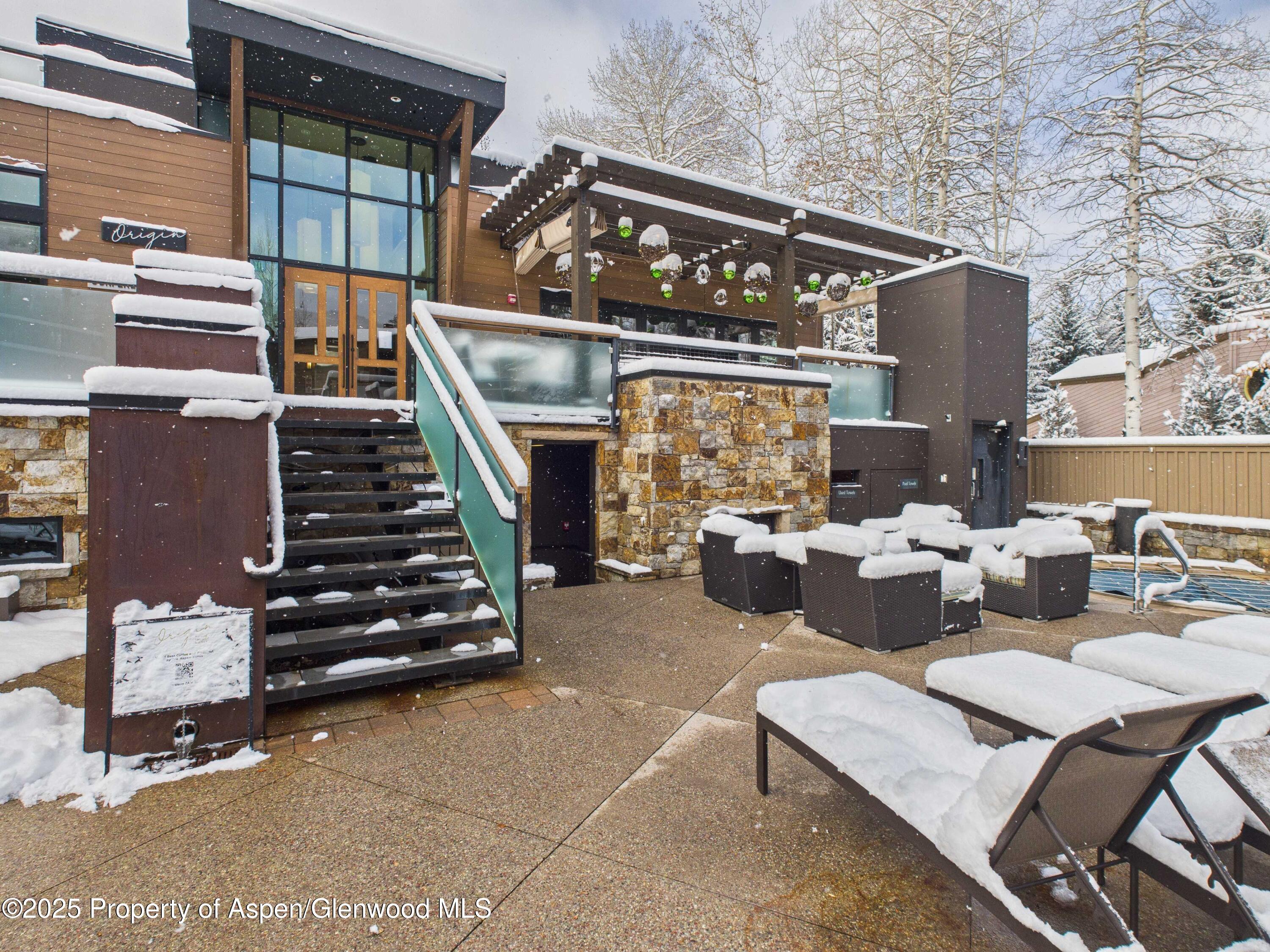 610 S West End Street, A304