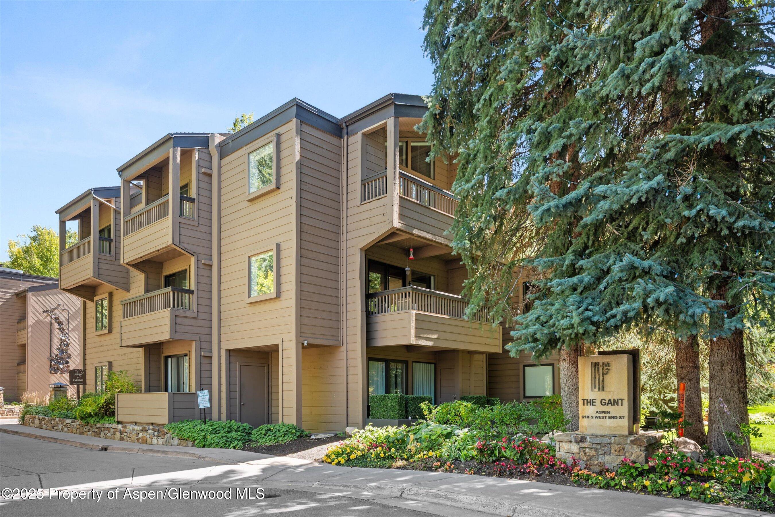 610 S West End Street, A304