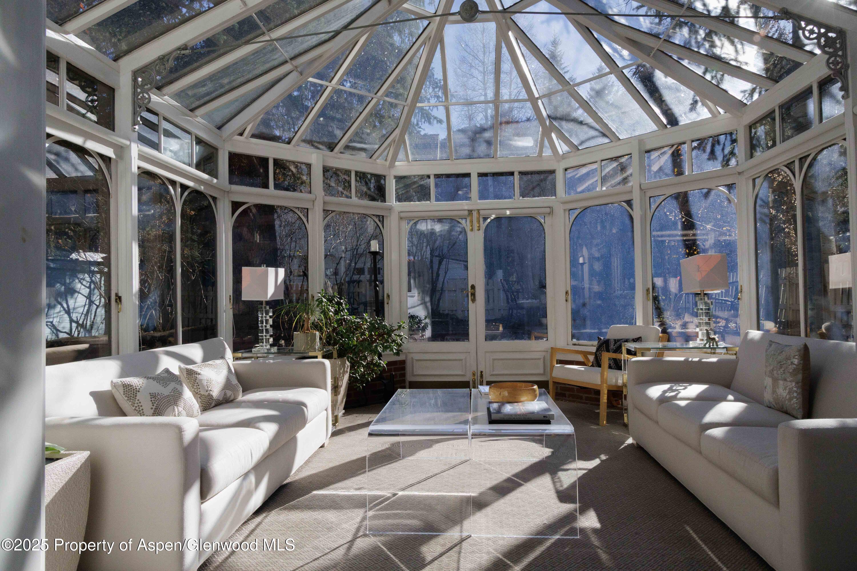 229 W Hallam Street